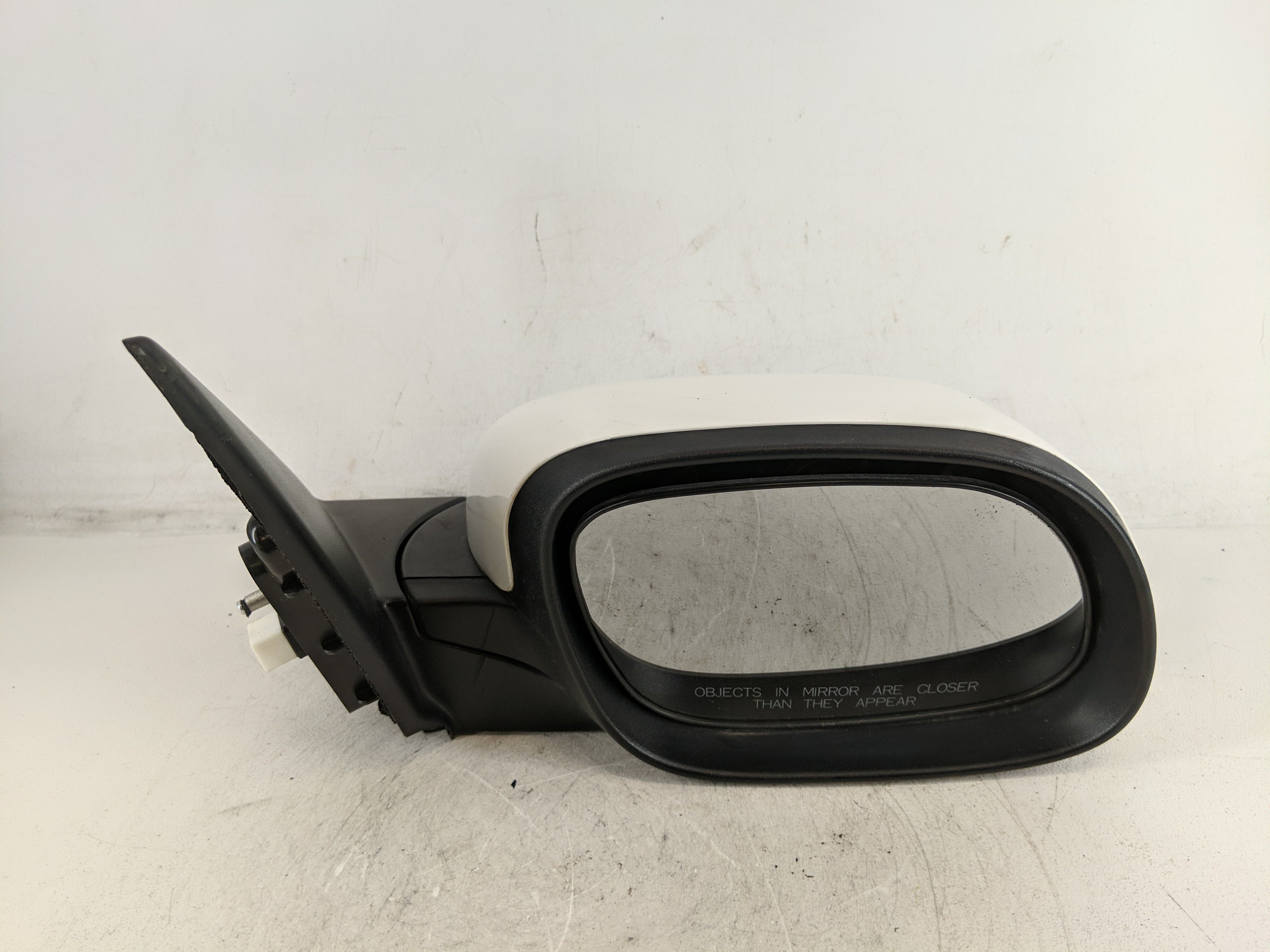 2014-2019 Kia Soul Passenger Right Side View Power Door Mirror White 1202907 - Oemusedautoparts1.com