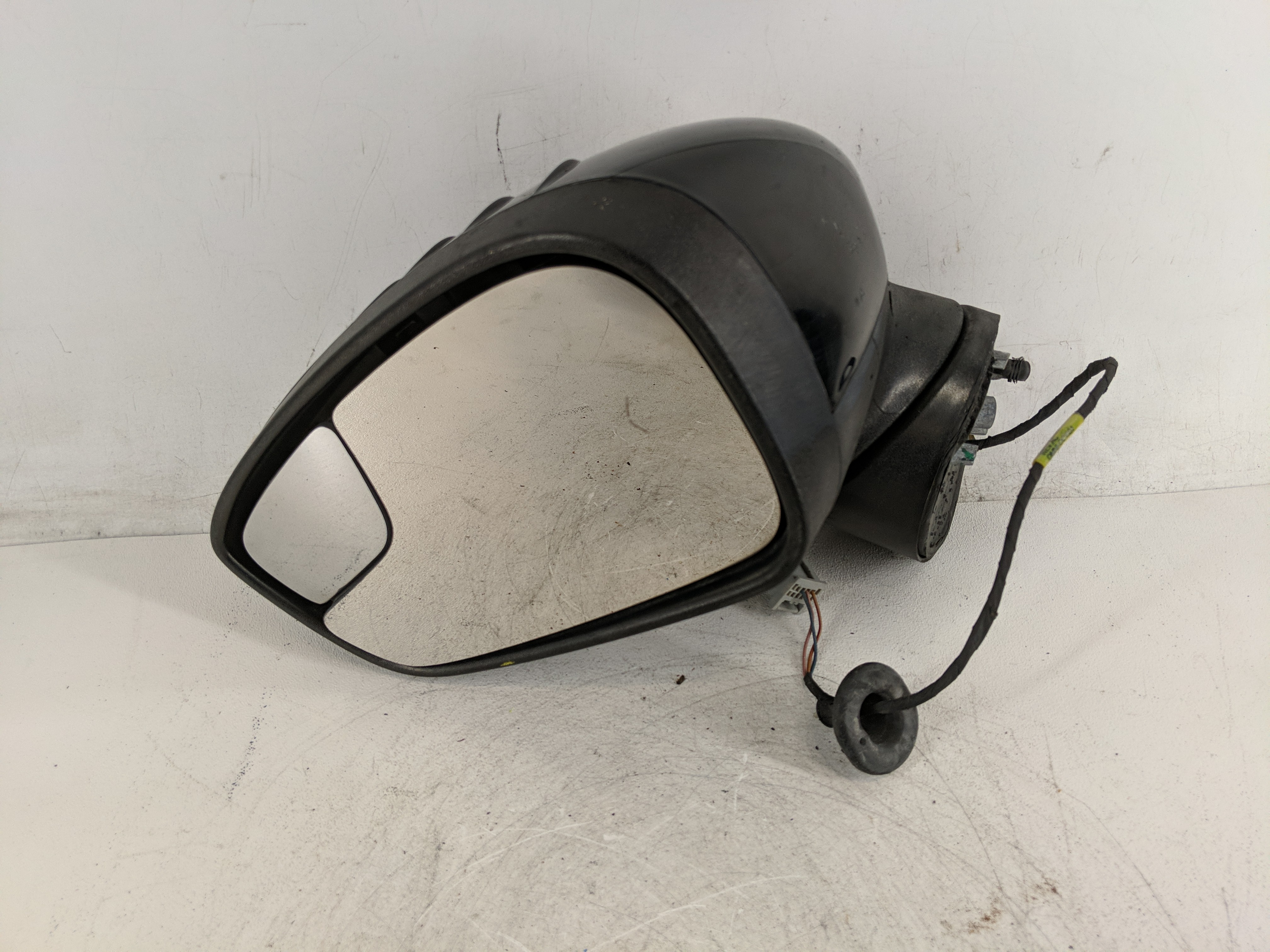 2011-2019 Ford Fiesta Driver Left Side View Power Door Mirror Black 1202910 - Oemusedautoparts1.com