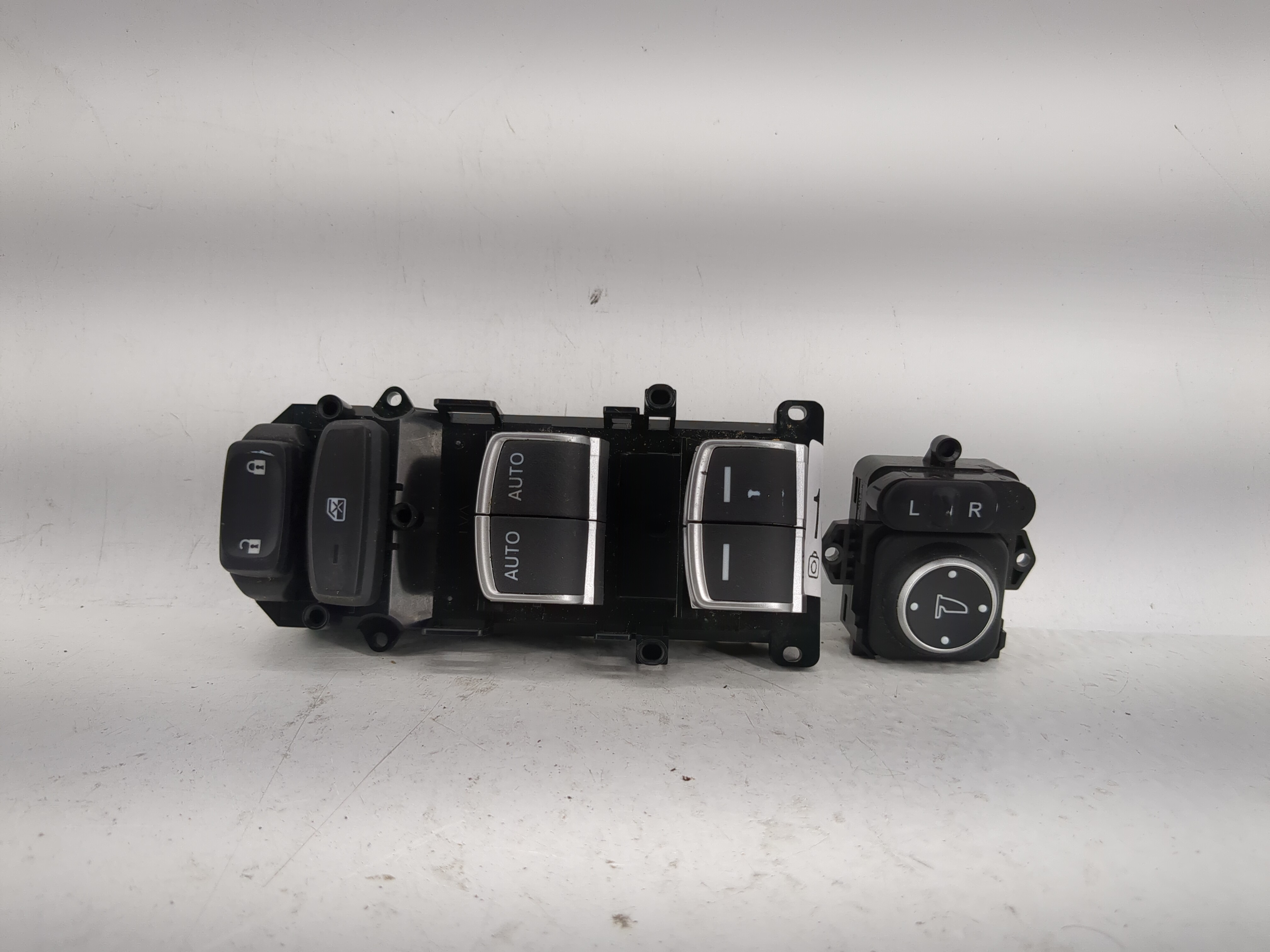 2018-2022 Honda Accord Driver Left Door Master Power Window Switch 1202944 - Oemusedautoparts1.com