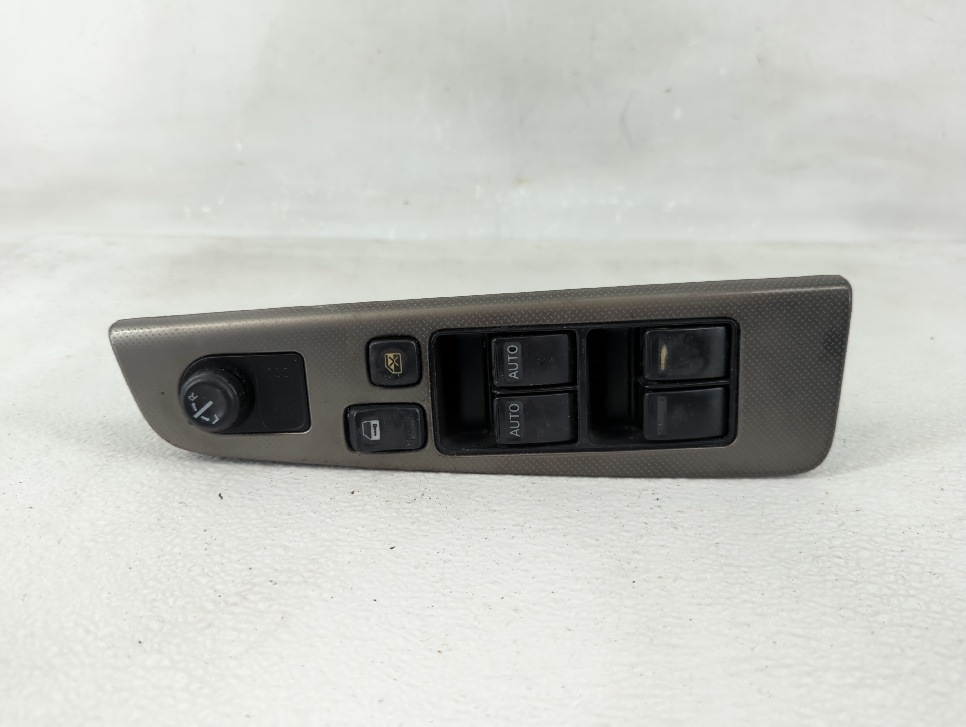 Picture of 2005-2006 Nissan Altima Driver Left Door Master Power Window Switch 1203161