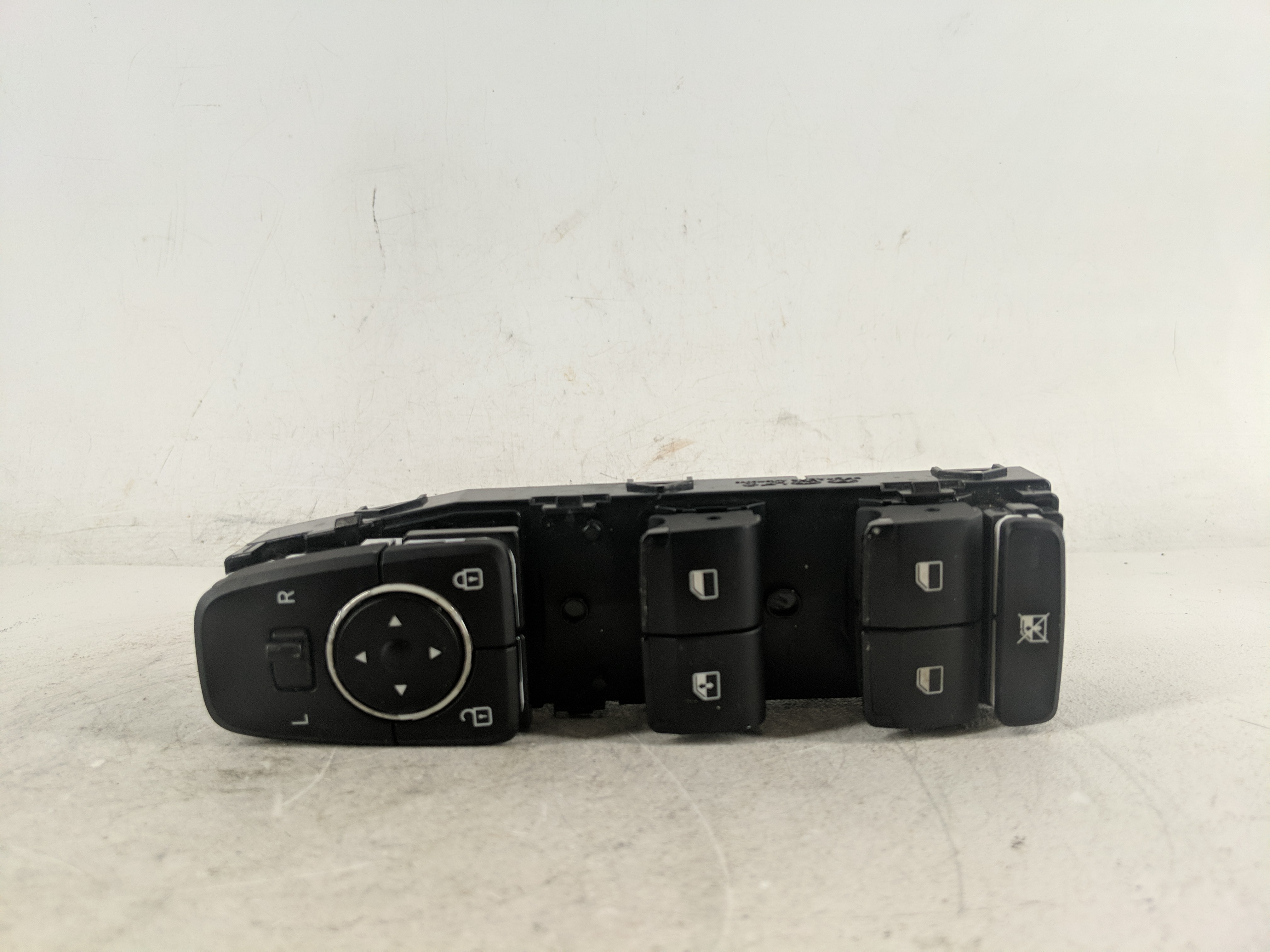 2019-2020 Hyundai Santa Fe Driver Left Door Master Power Window Switch 1203172 - Oemusedautoparts1.com