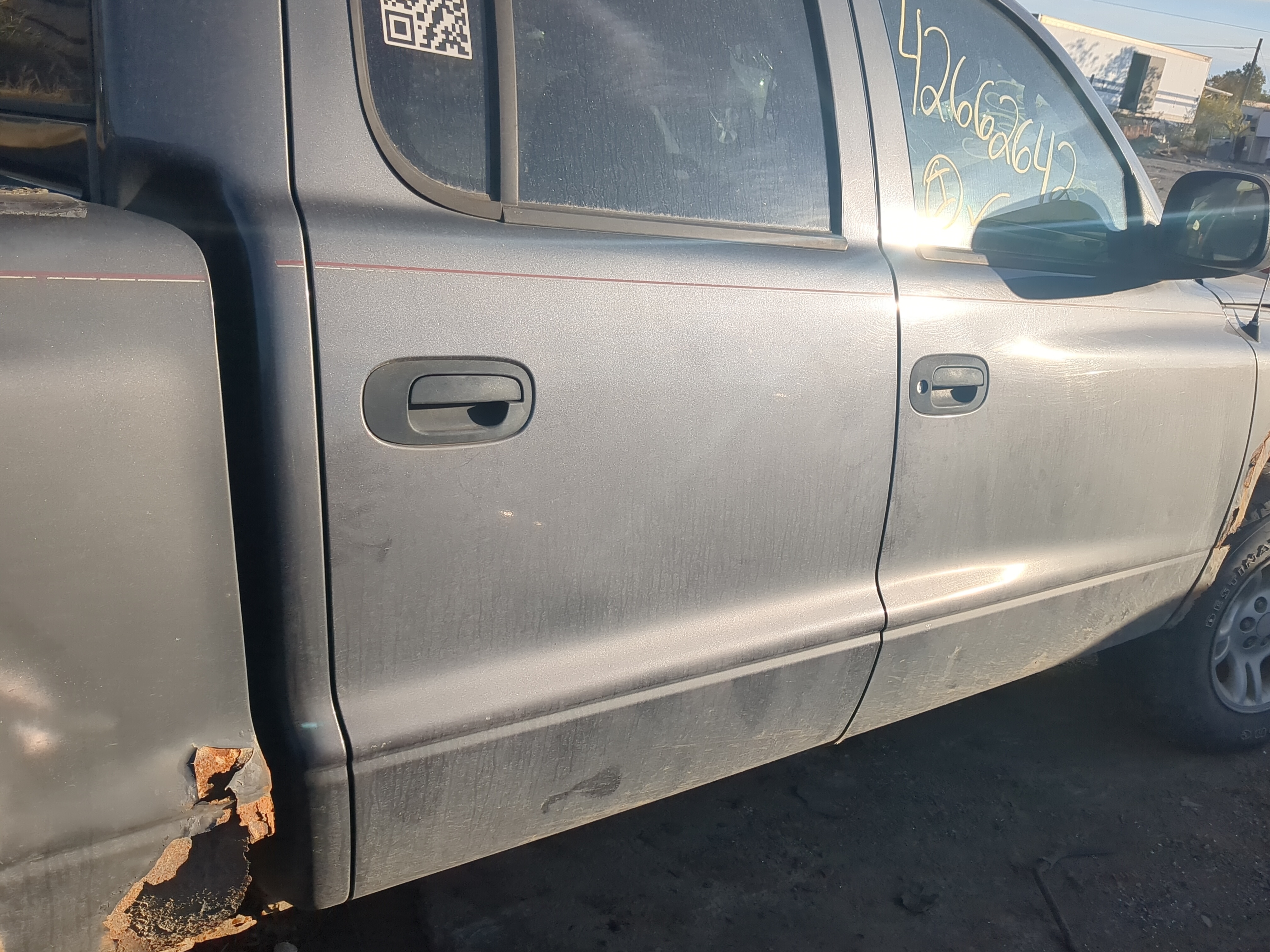 2000-2004 Dodge Dakota Passenger Rear Door Oem 1203479 - Oemusedautoparts1.com