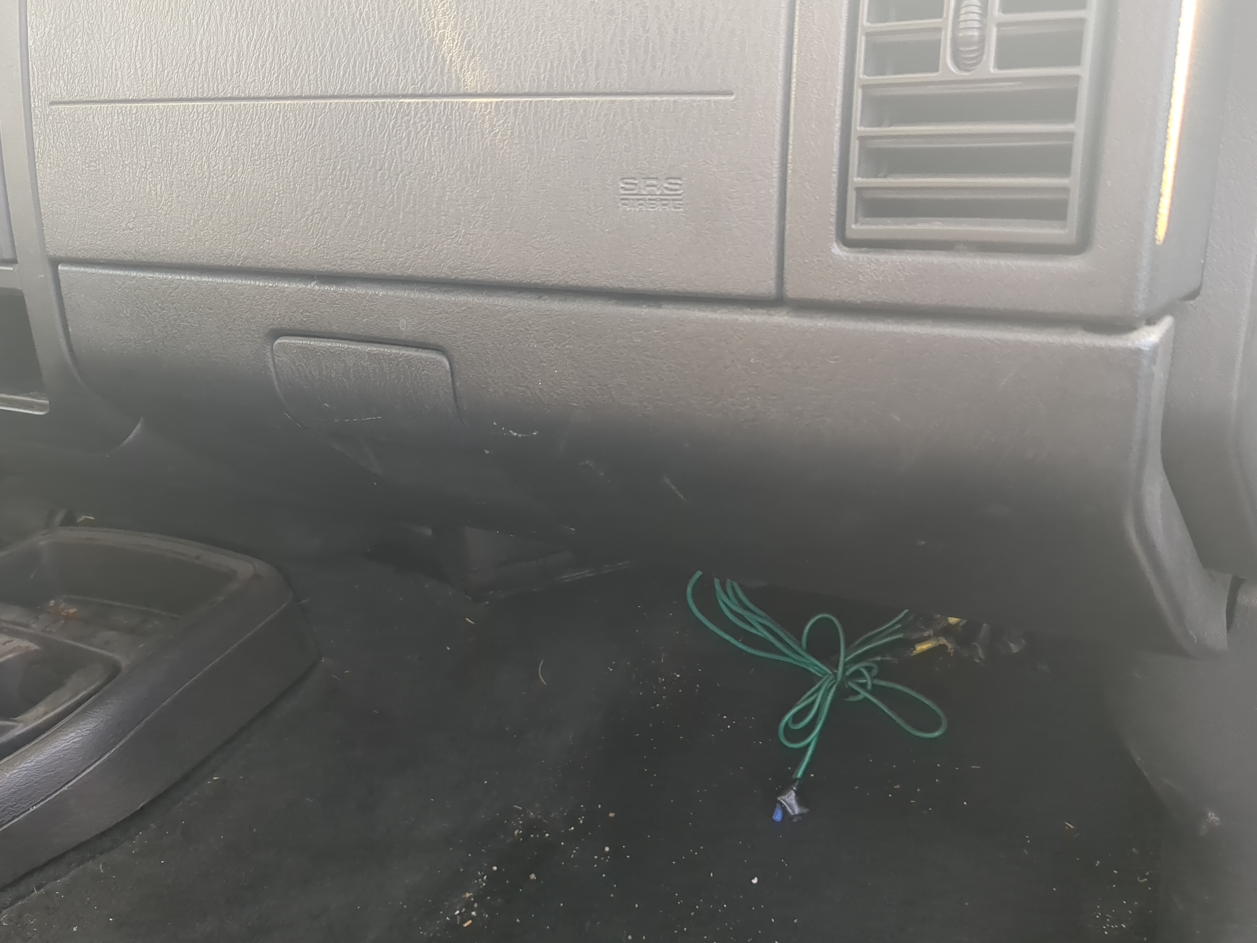 2003 Dodge Dakota Passenger Glove Box Door Storage Compartment 1203493 - Oemusedautoparts1.com