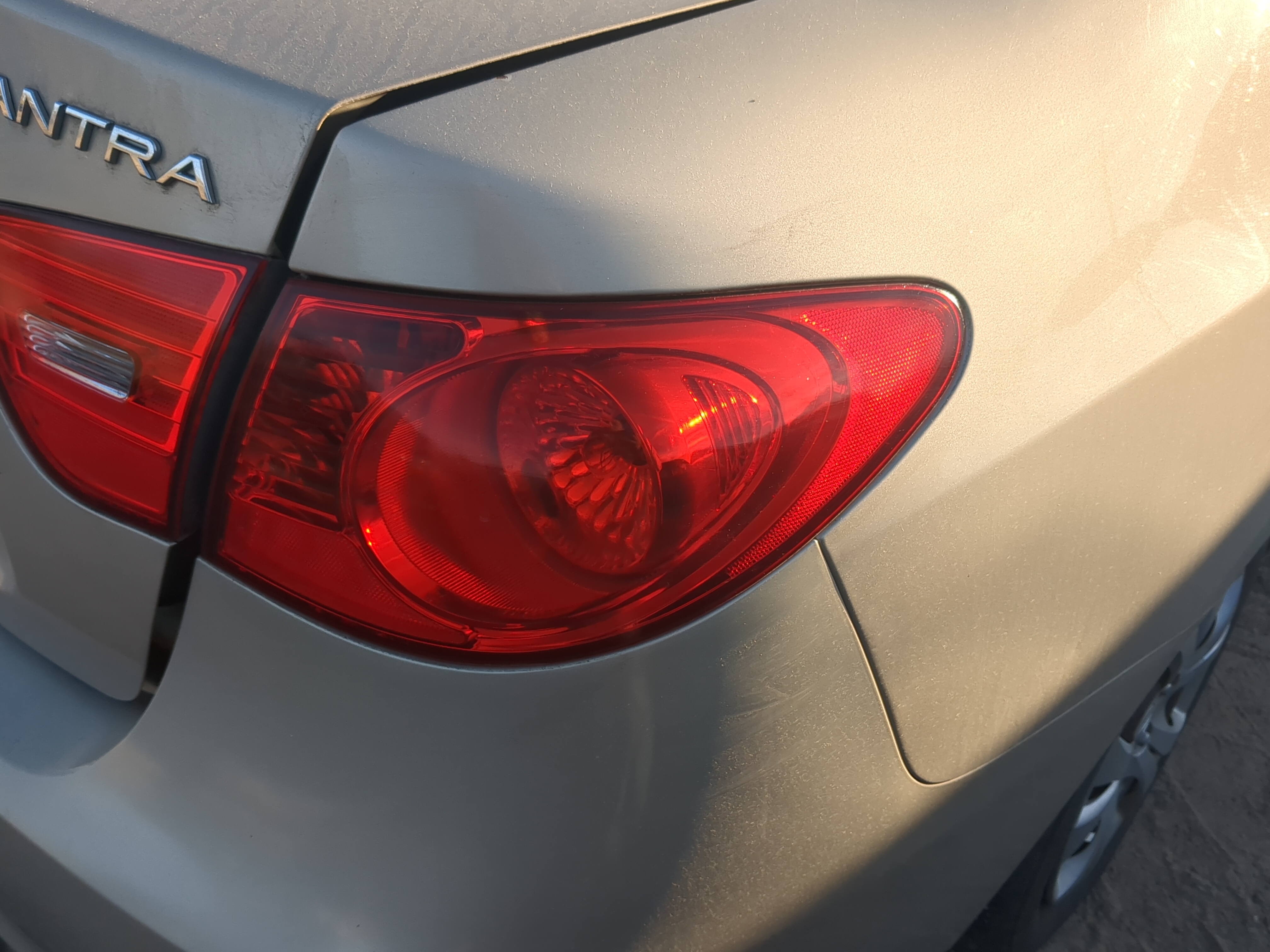 Picture of 2007-2010 Hyundai Elantra Passenger Right Side Tail Light Taillight Oem 1203638
