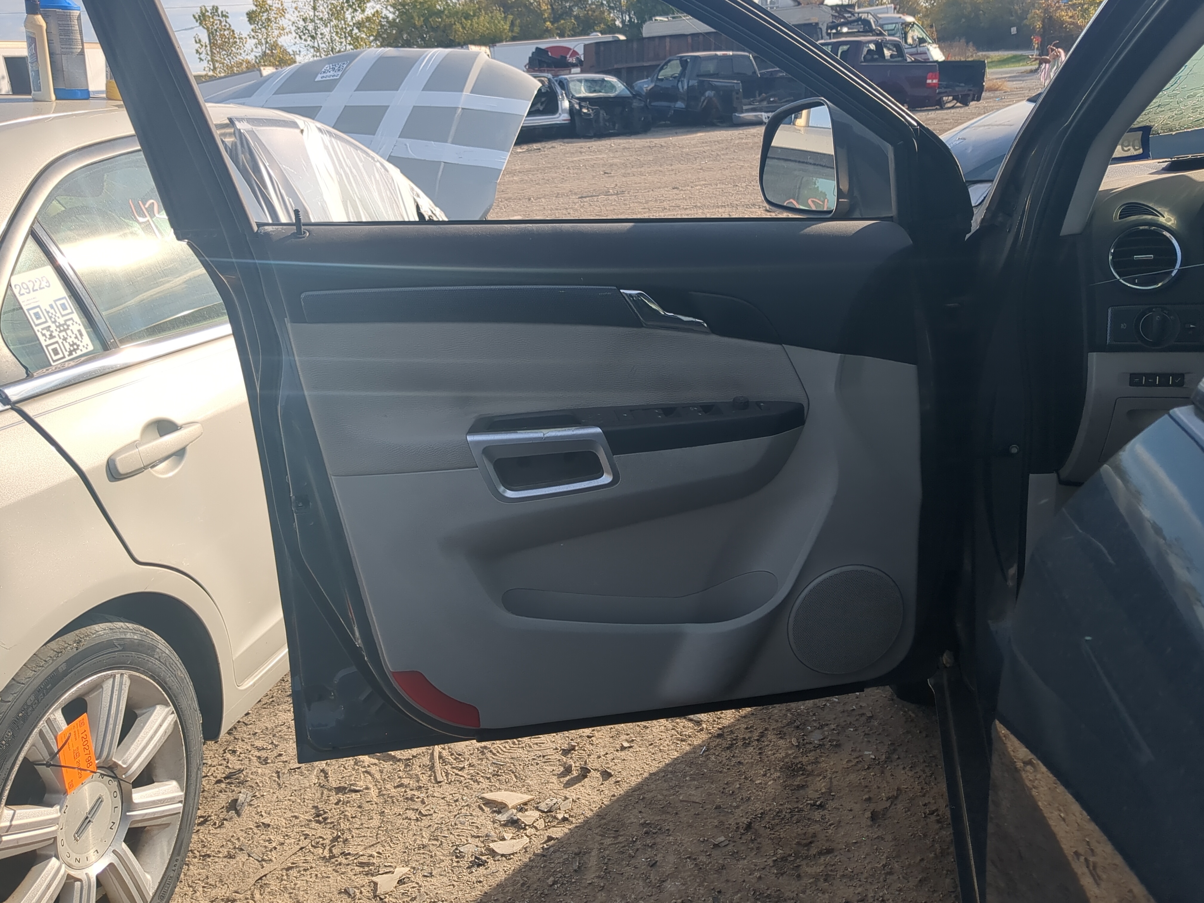 Picture of 2009 Saturn Vue Front Left Driver Interior Door Panel Trim 1203996