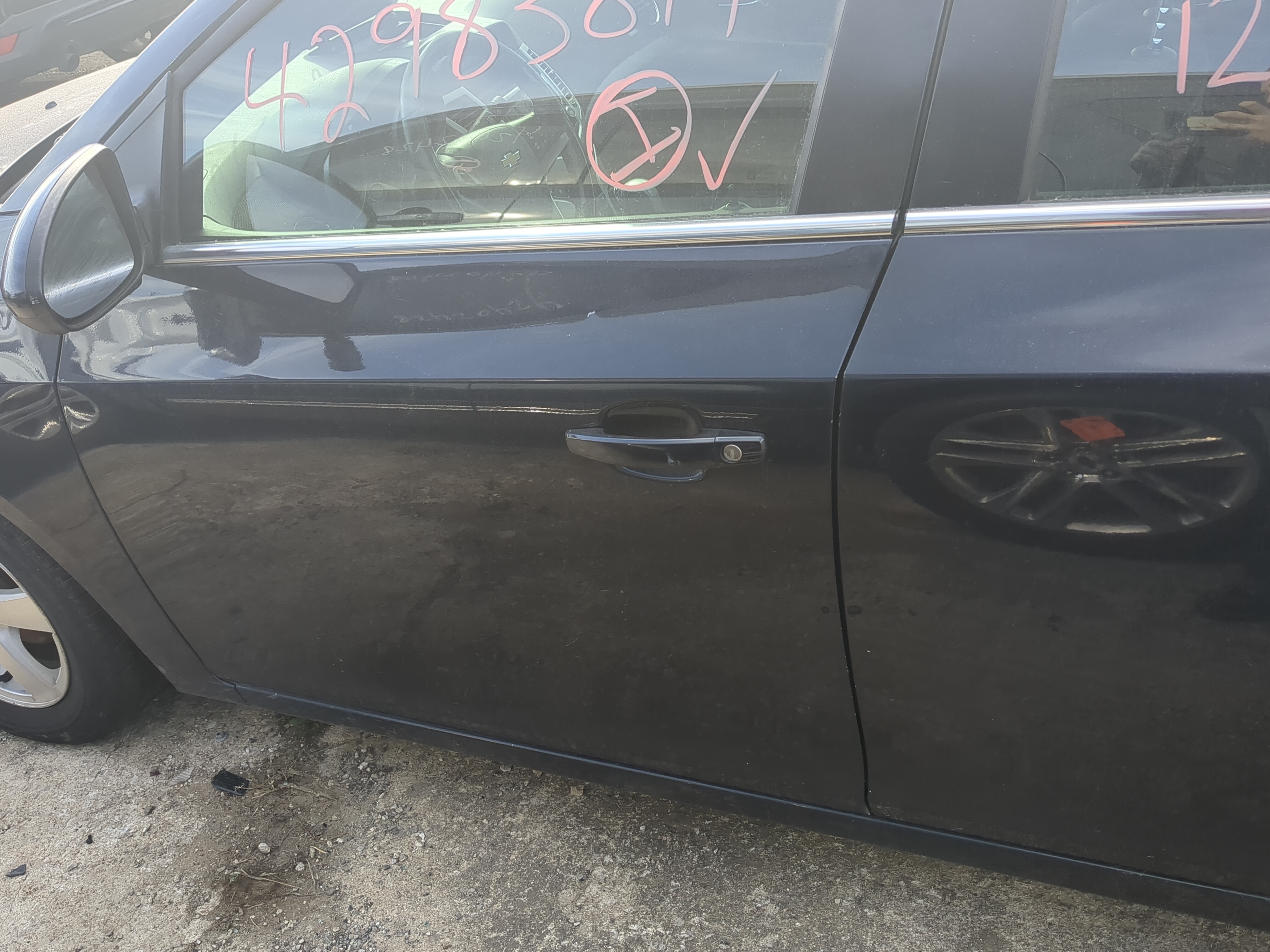 Picture of 2012-2016 Chevrolet Cruze Driver Front Door Oem 1204419