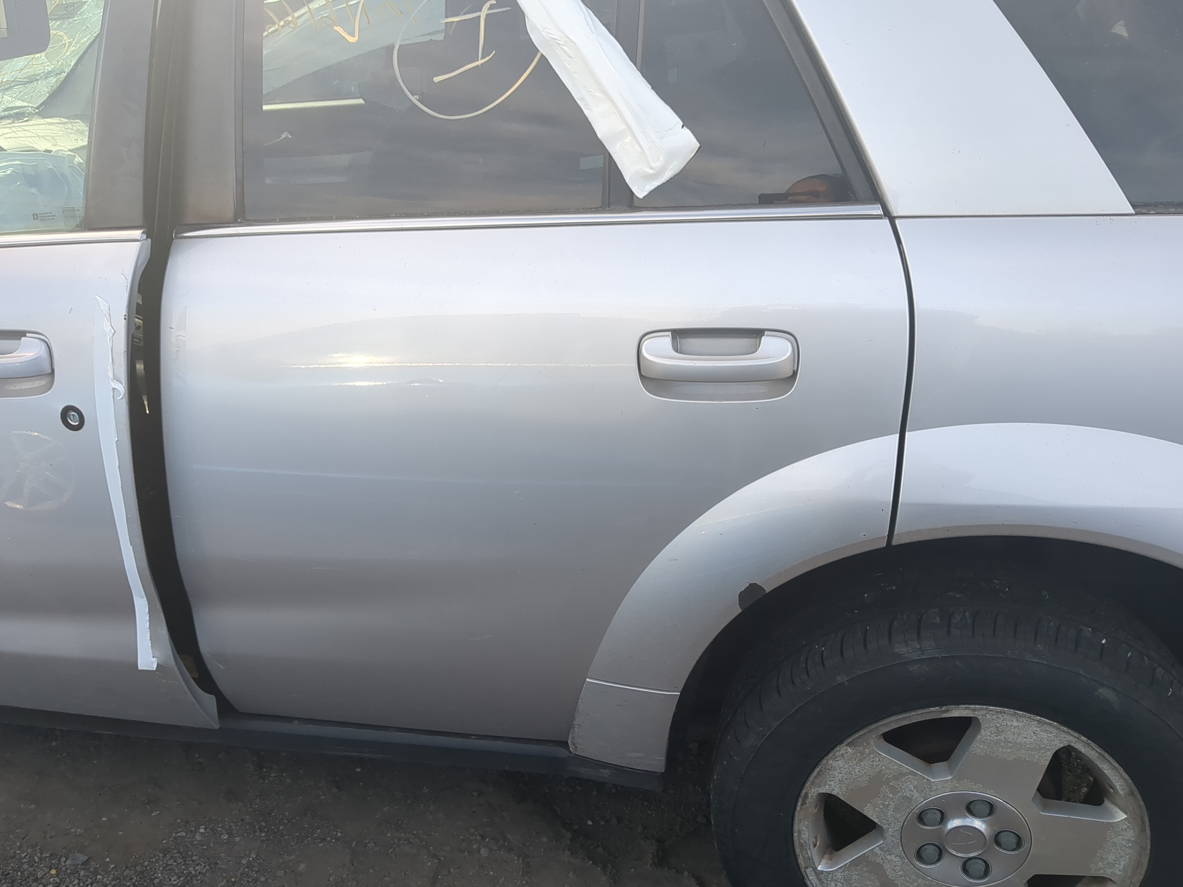 2006-2007 Saturn Vue Driver Rear Door Oem 1204561 - Oemusedautoparts1.com