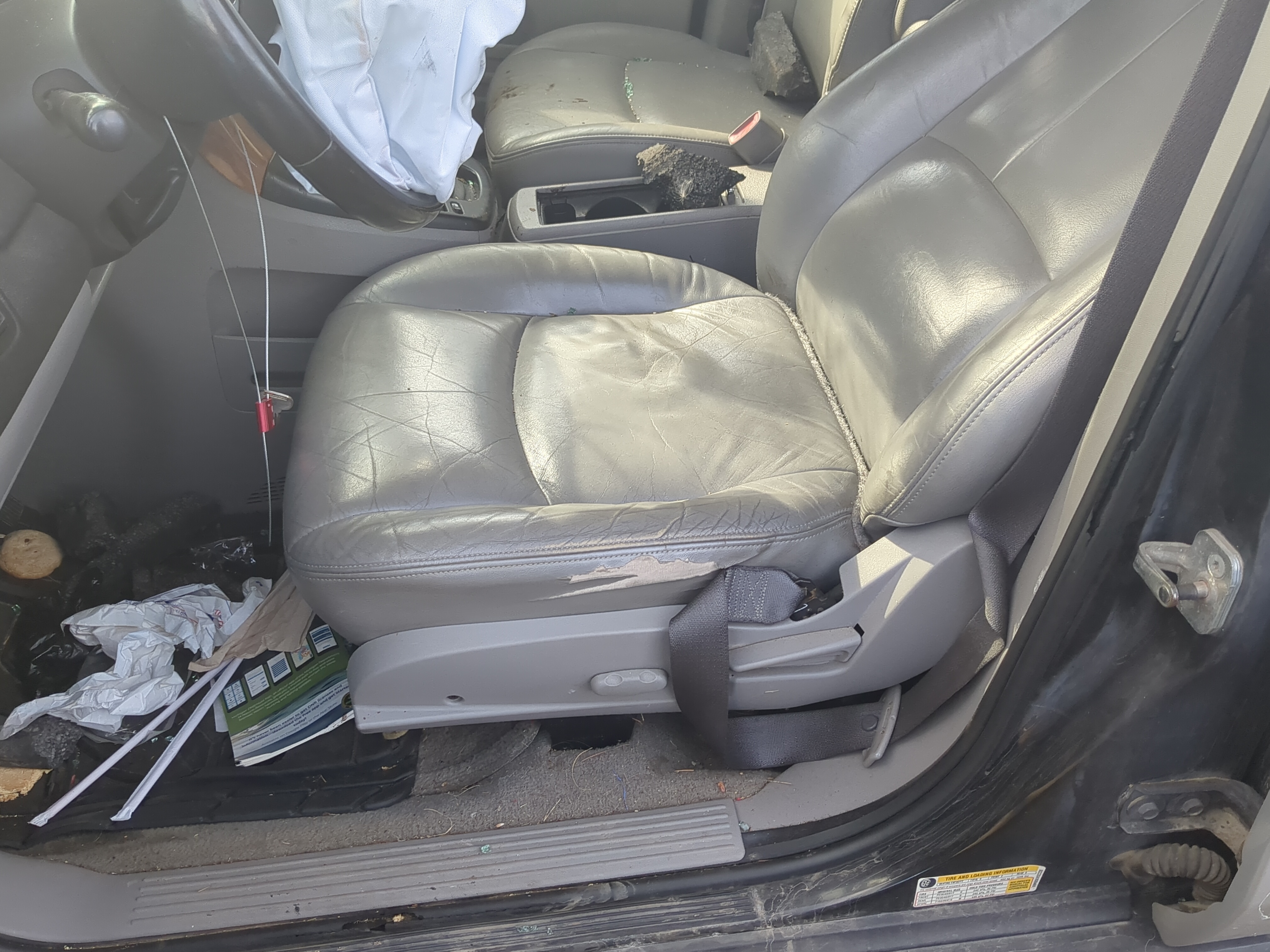 2006-2007 Saturn Vue Driver Front Seat Oem 1204572 - Oemusedautoparts1.com