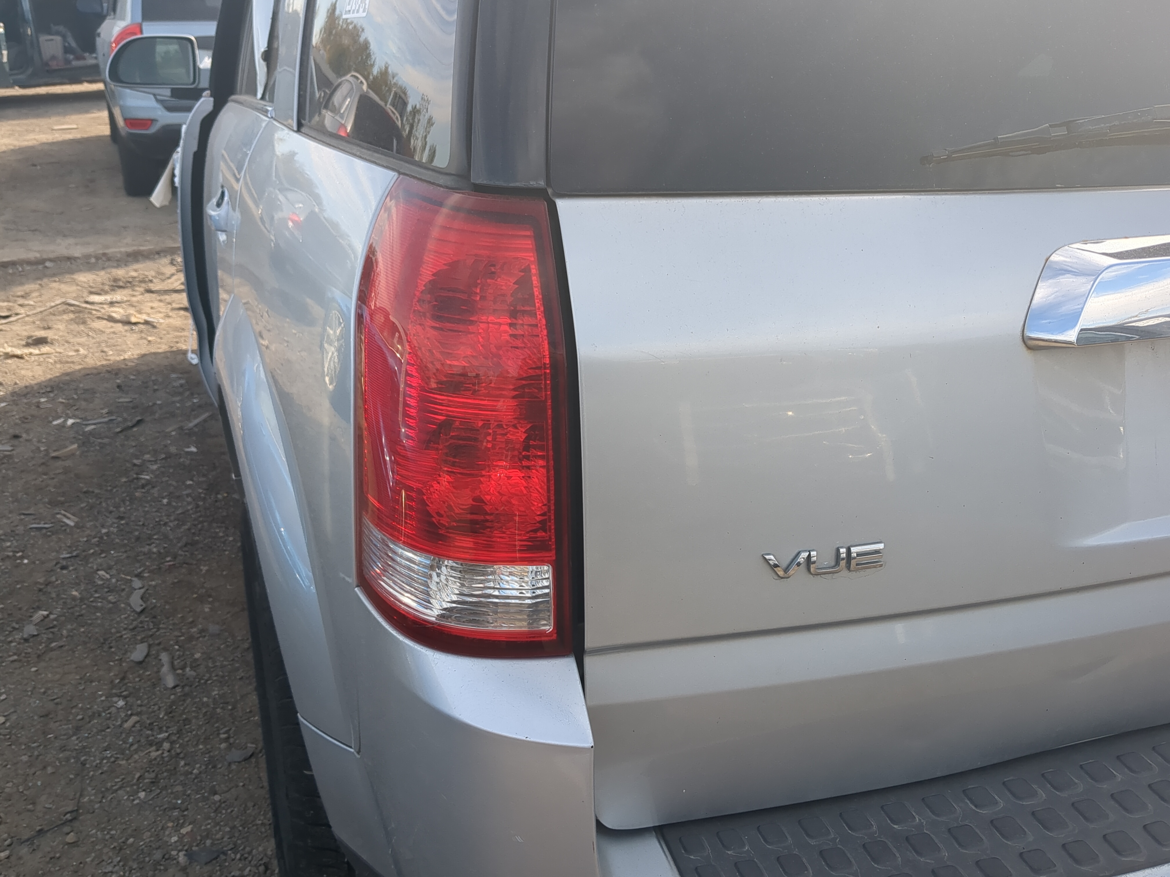 Picture of 2004-2007 Saturn Vue Driver Left Side Tail Light Taillight Oem 1204624