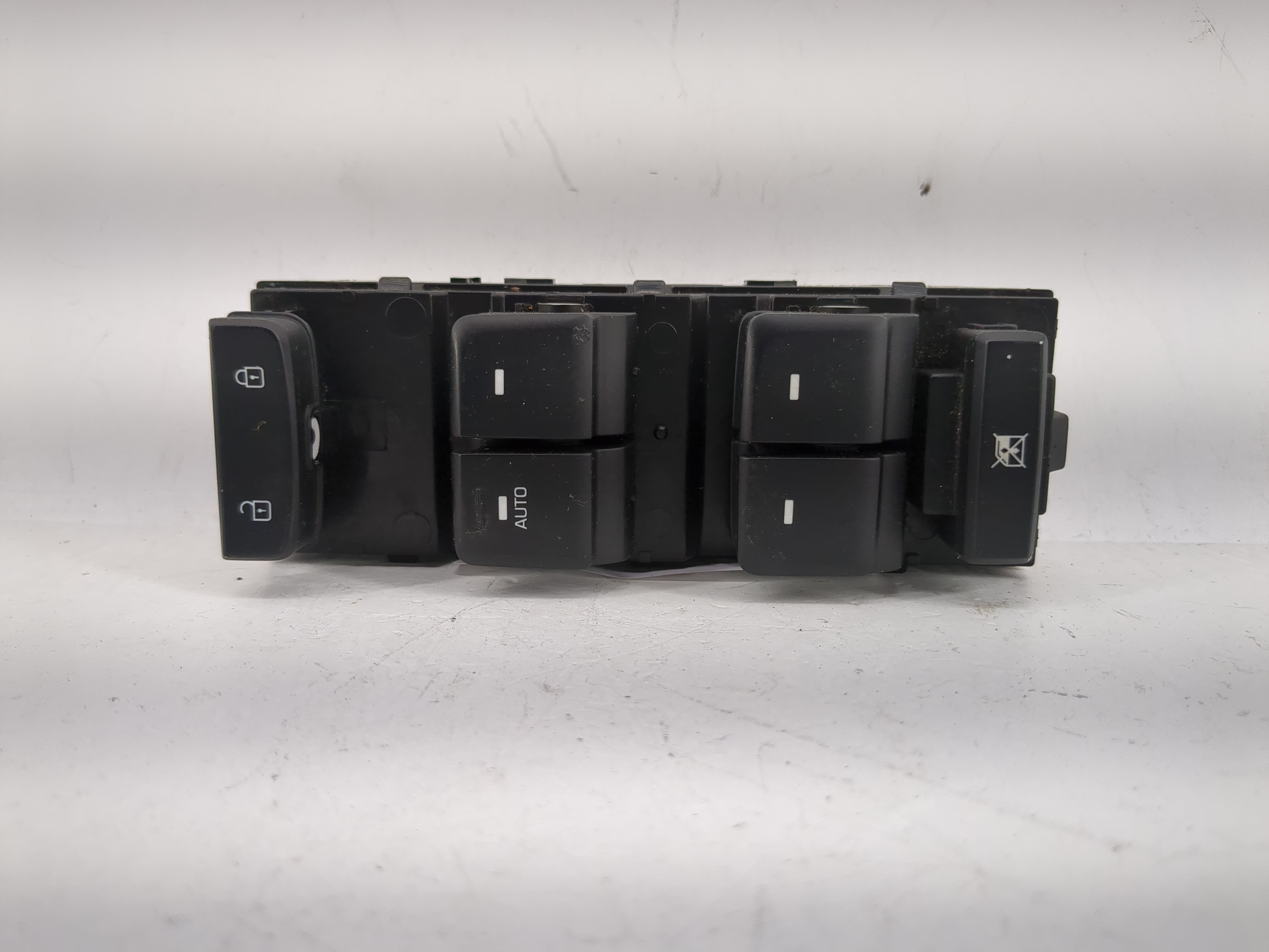 Picture of 2015-2019 Hyundai Sonata Driver Left Door Master Power Window Switch 1204719