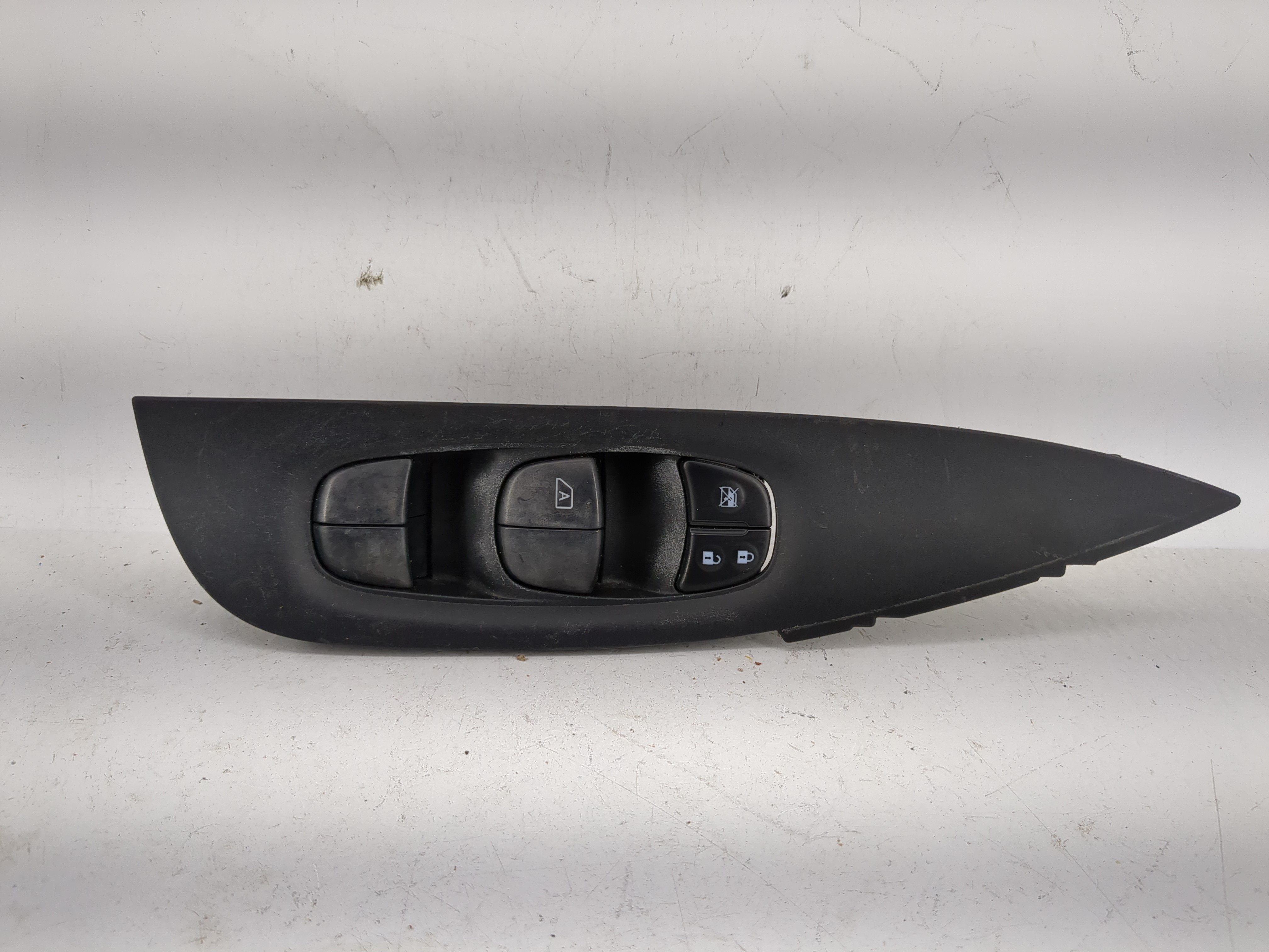 2017-2022 Nissan Rogue Sport Driver Left Door Master Power Window Switch 1204772 - Oemusedautoparts1.com