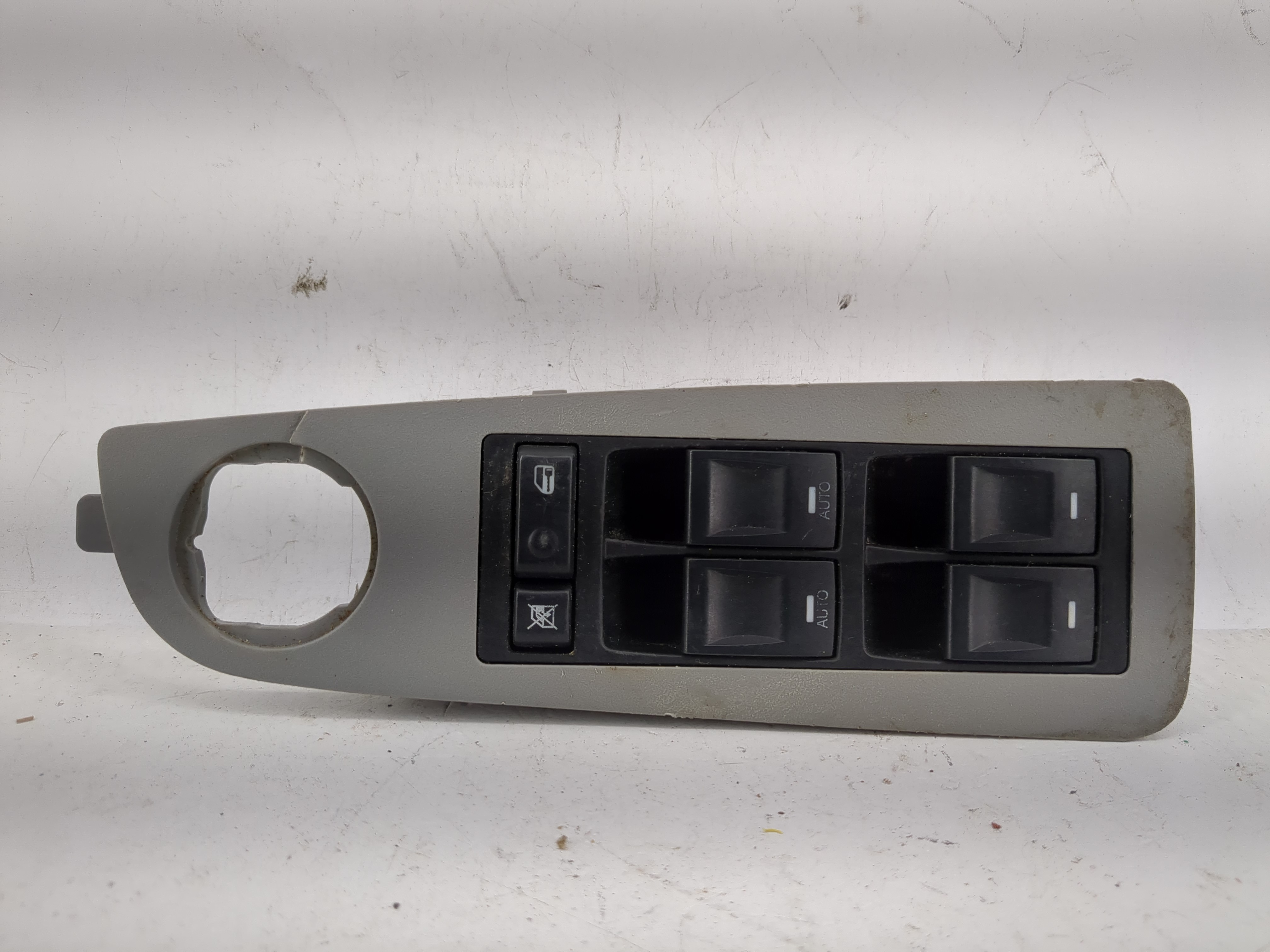 2007 Jeep Grand Cherokee Driver Left Door Master Power Window Switch 1204778 - Oemusedautoparts1.com