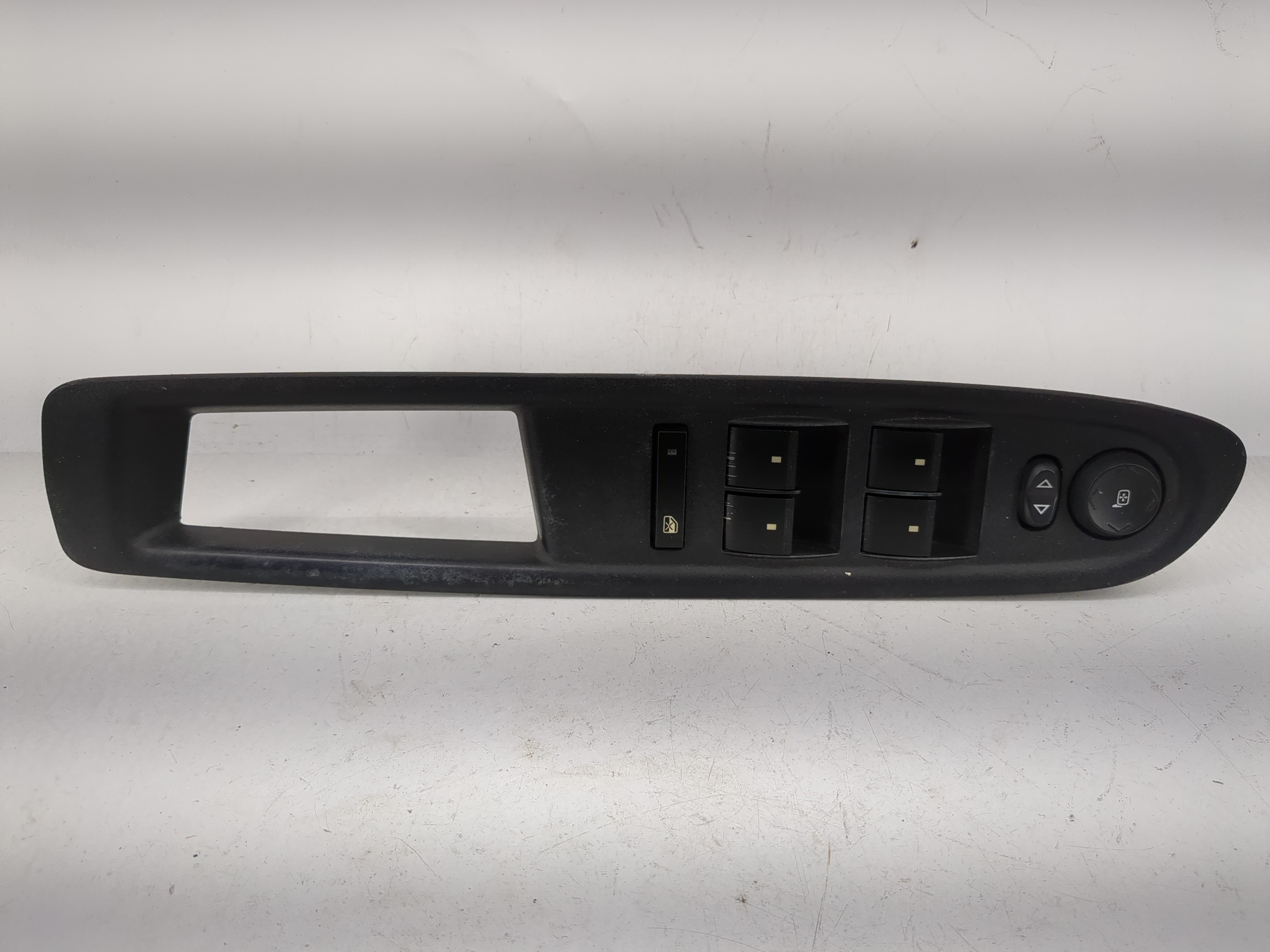 2009-2017 Chevrolet Traverse Driver Left Door Master Power Window Switch 1204787 - Oemusedautoparts1.com
