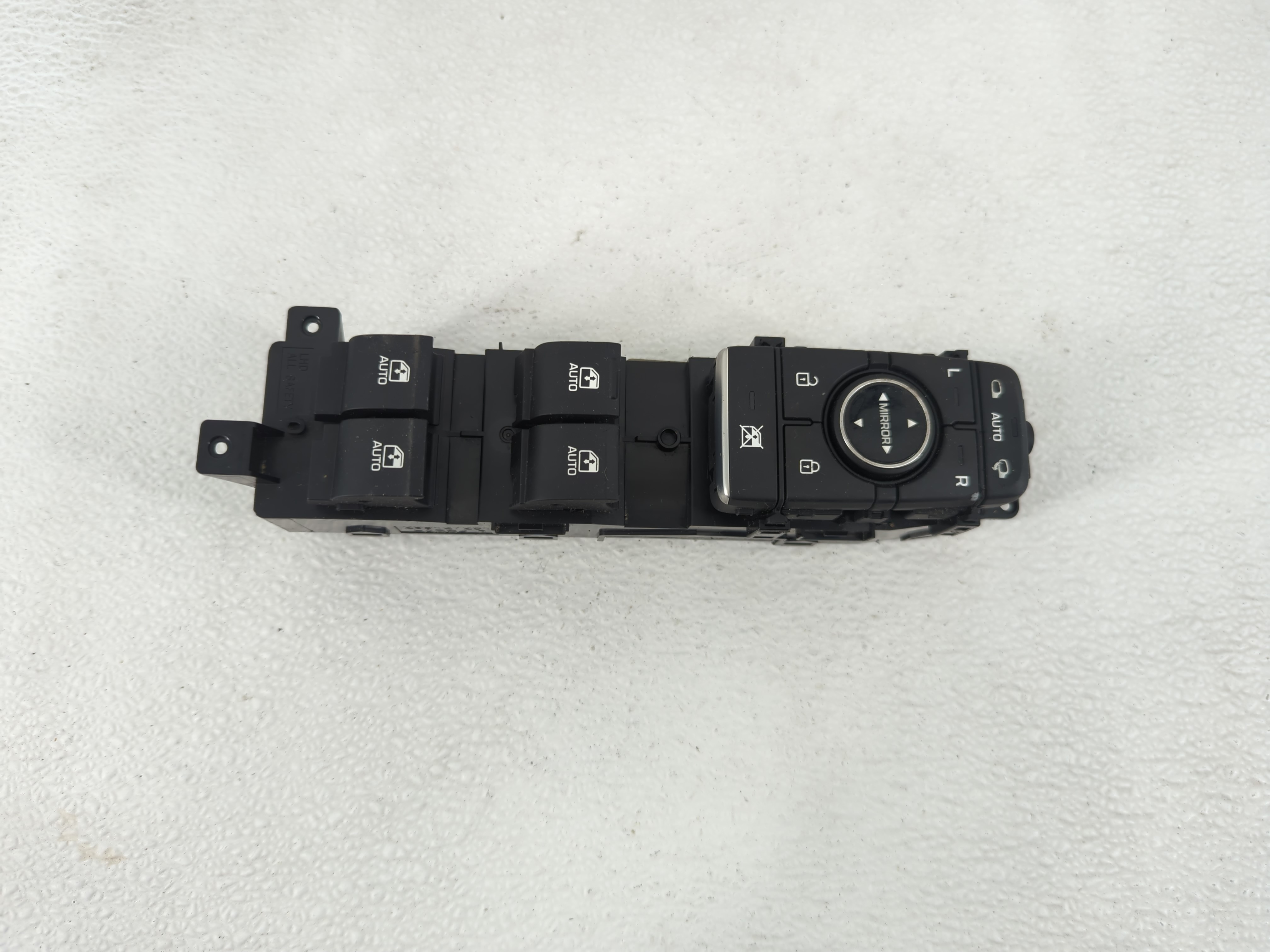2017-2017 Genesis G80 Driver Left Door Master Power Window Switch 1204991 - Oemusedautoparts1.com