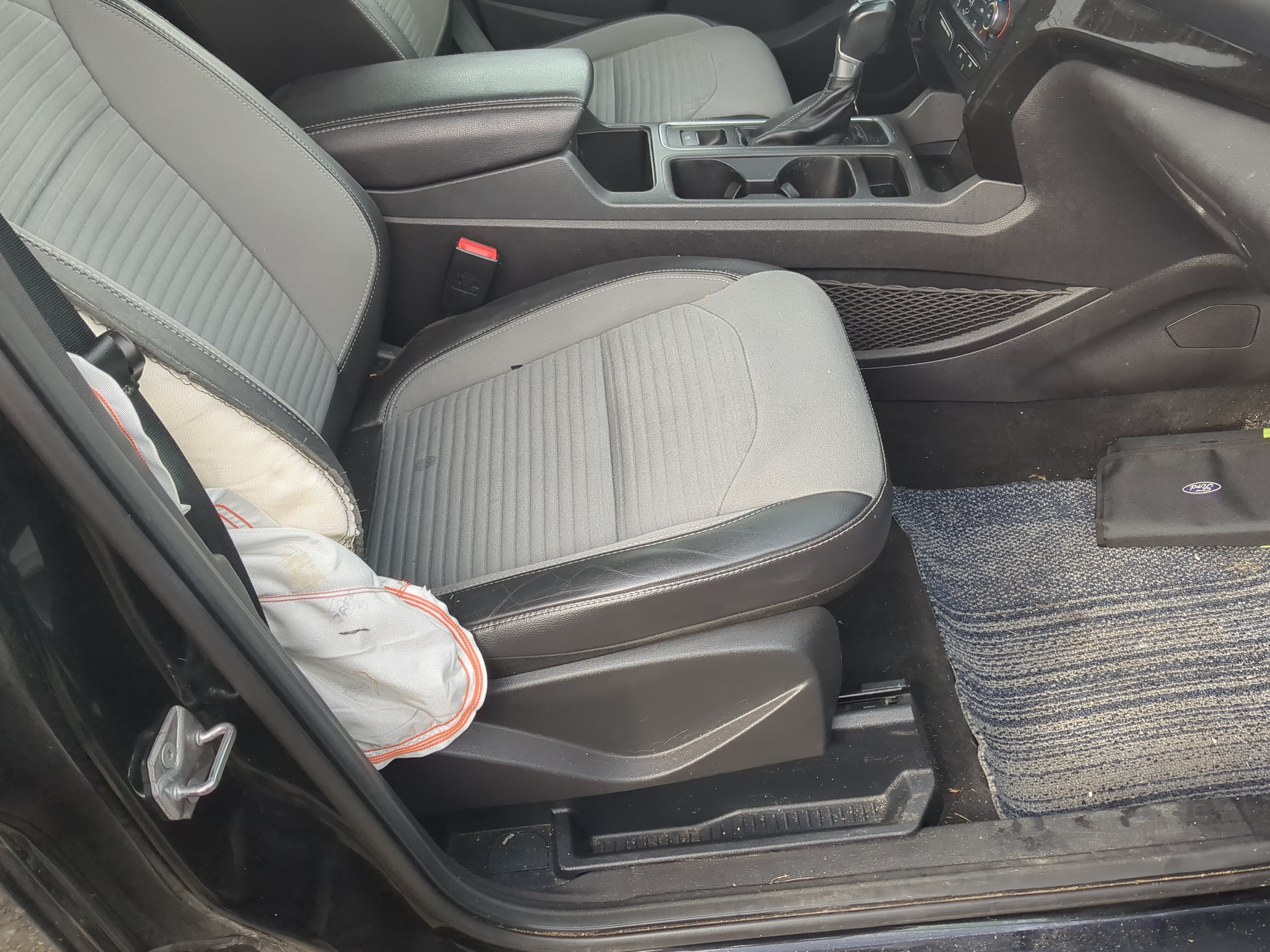2017-2019 Ford Escape Passenger Front Seat Oem 1205692 - Oemusedautoparts1.com