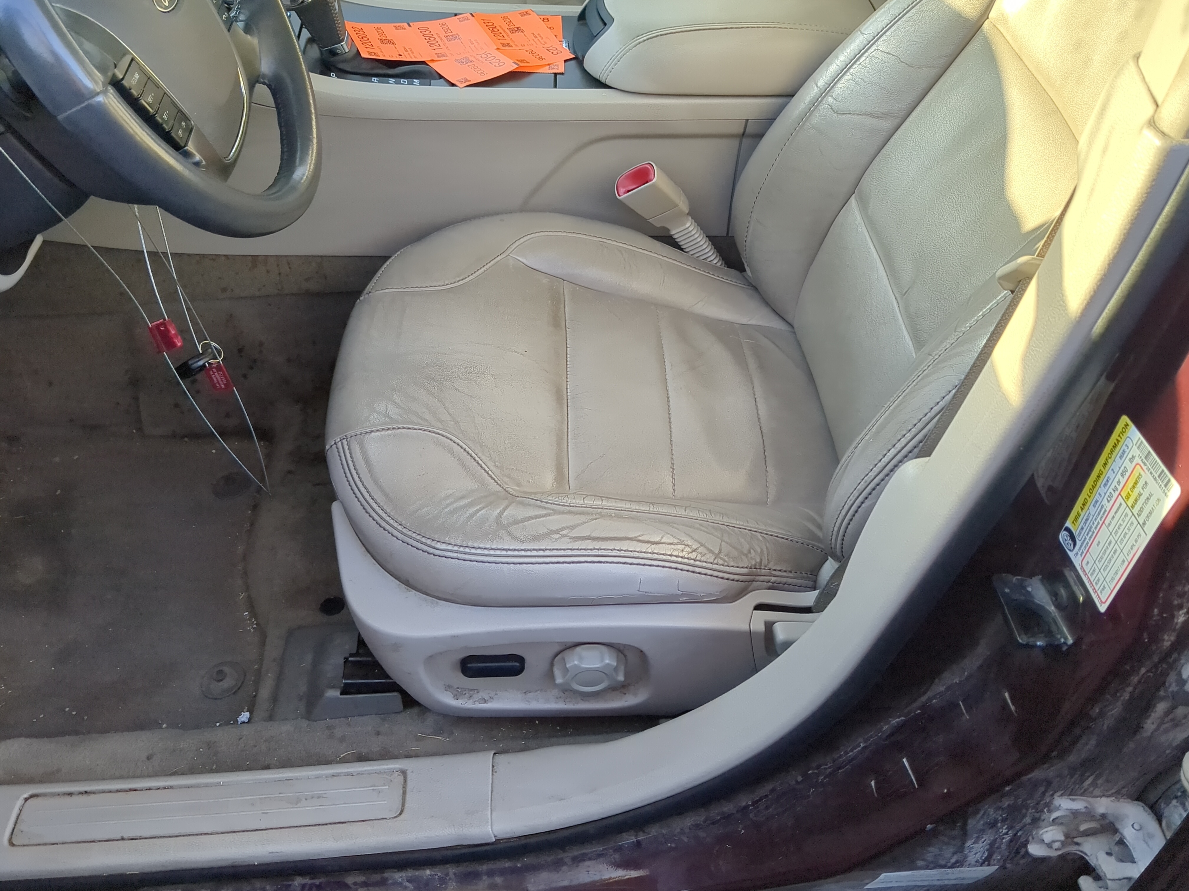 Picture of 2010-2012 Ford Taurus Driver Front Seat Oem 1205737