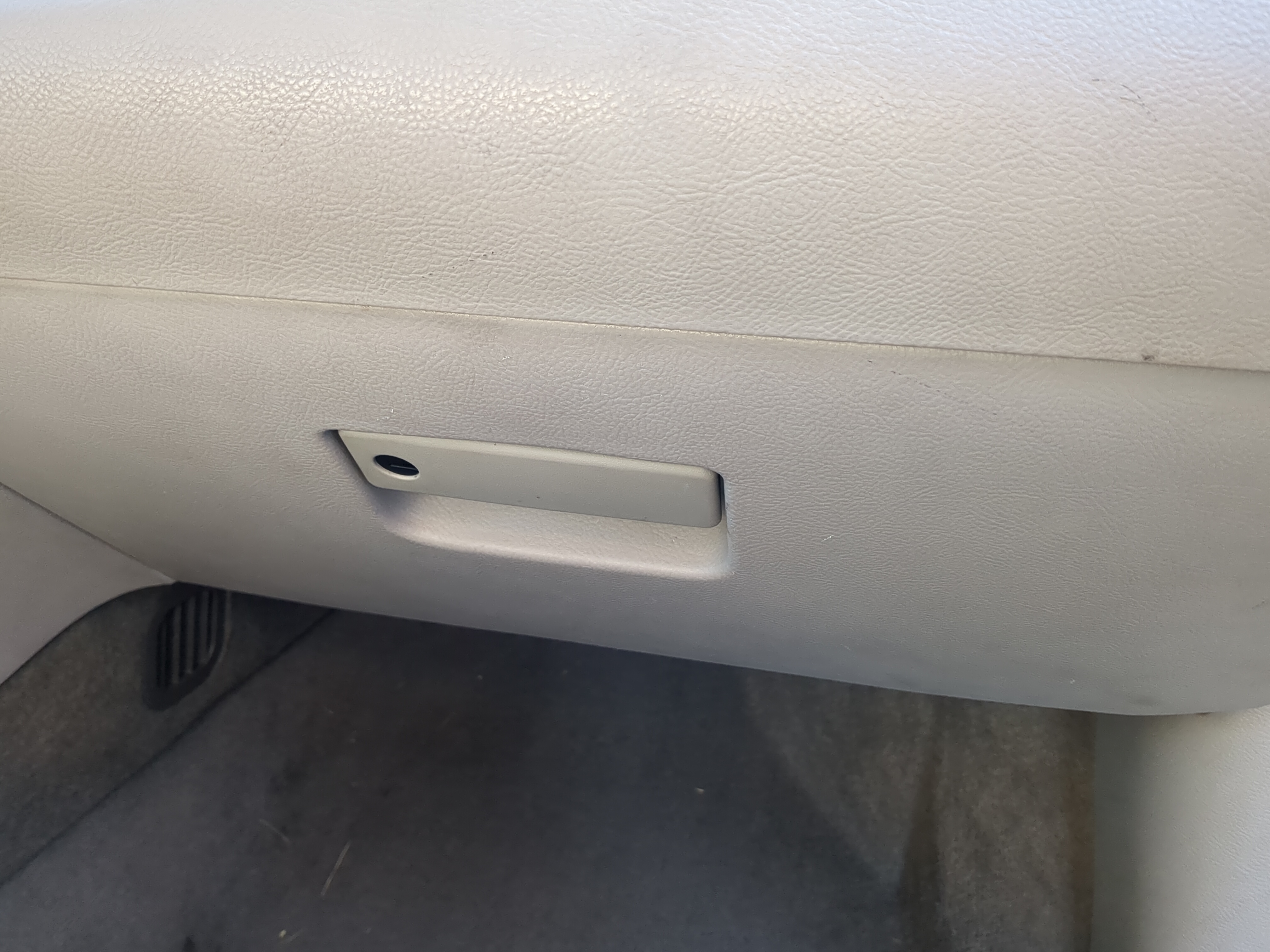 2011 Ford Taurus Passenger Glove Box Door Storage Compartment 1205844 - Oemusedautoparts1.com