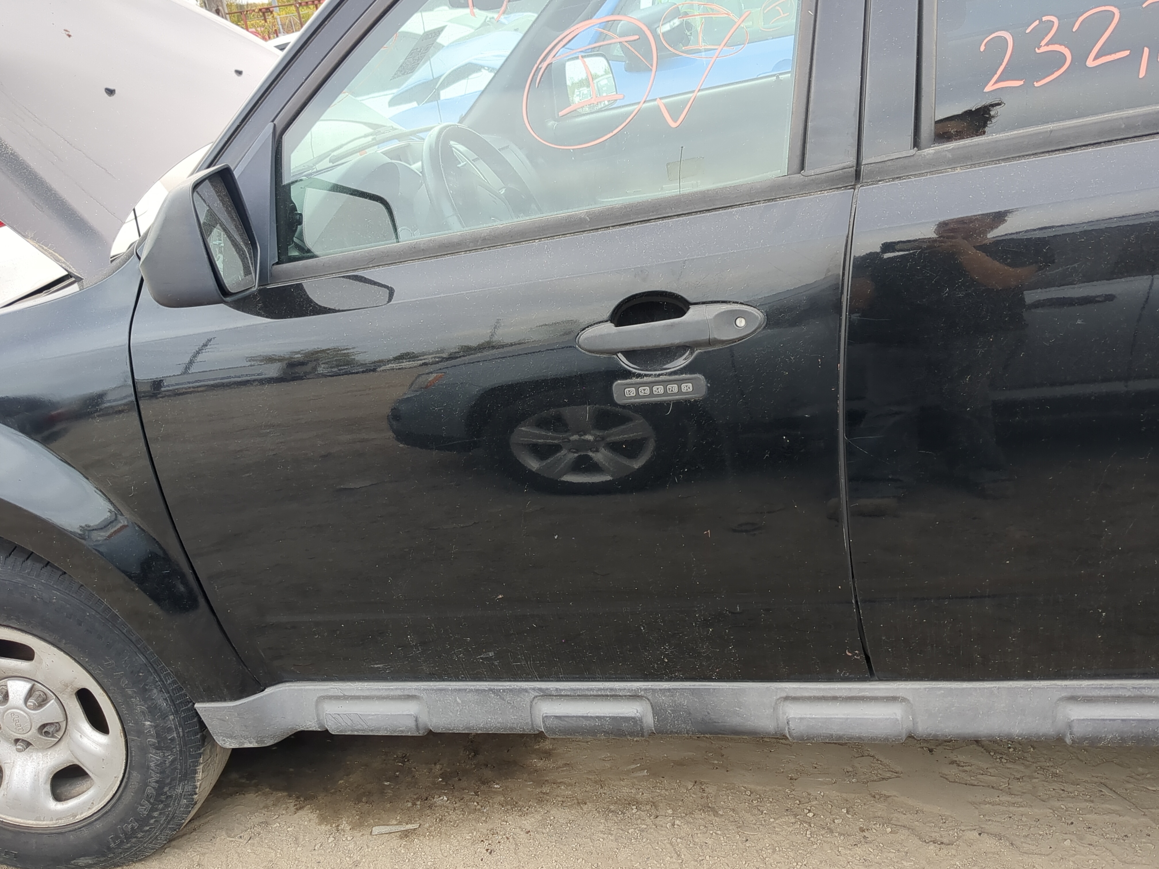 2009-2012 Ford Escape Driver Front Door Oem 1206177 - Oemusedautoparts1.com