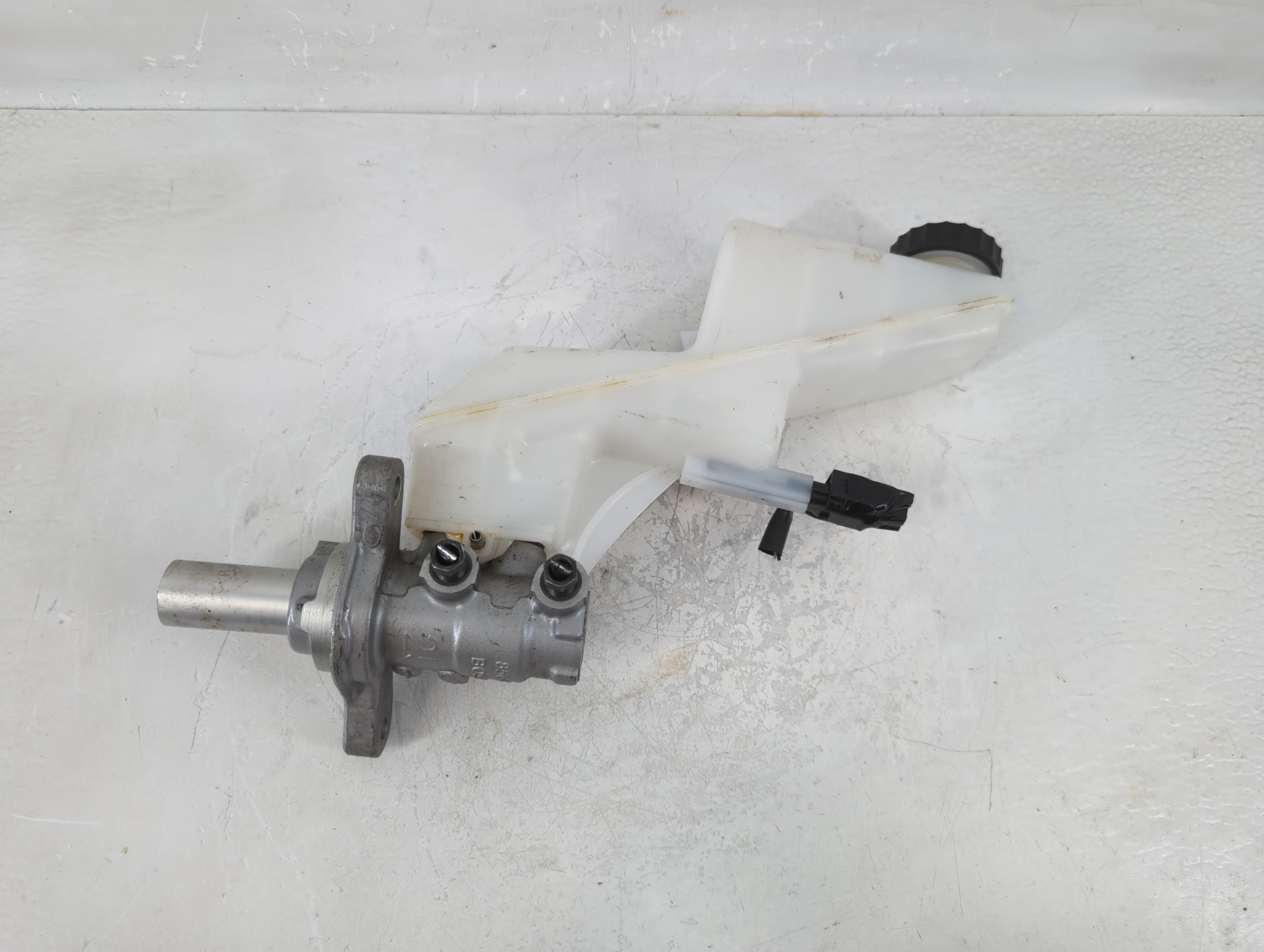 2024 Mitsubishi Outlander Brake Master Cylinder 1206485 - Oemusedautoparts1.com
