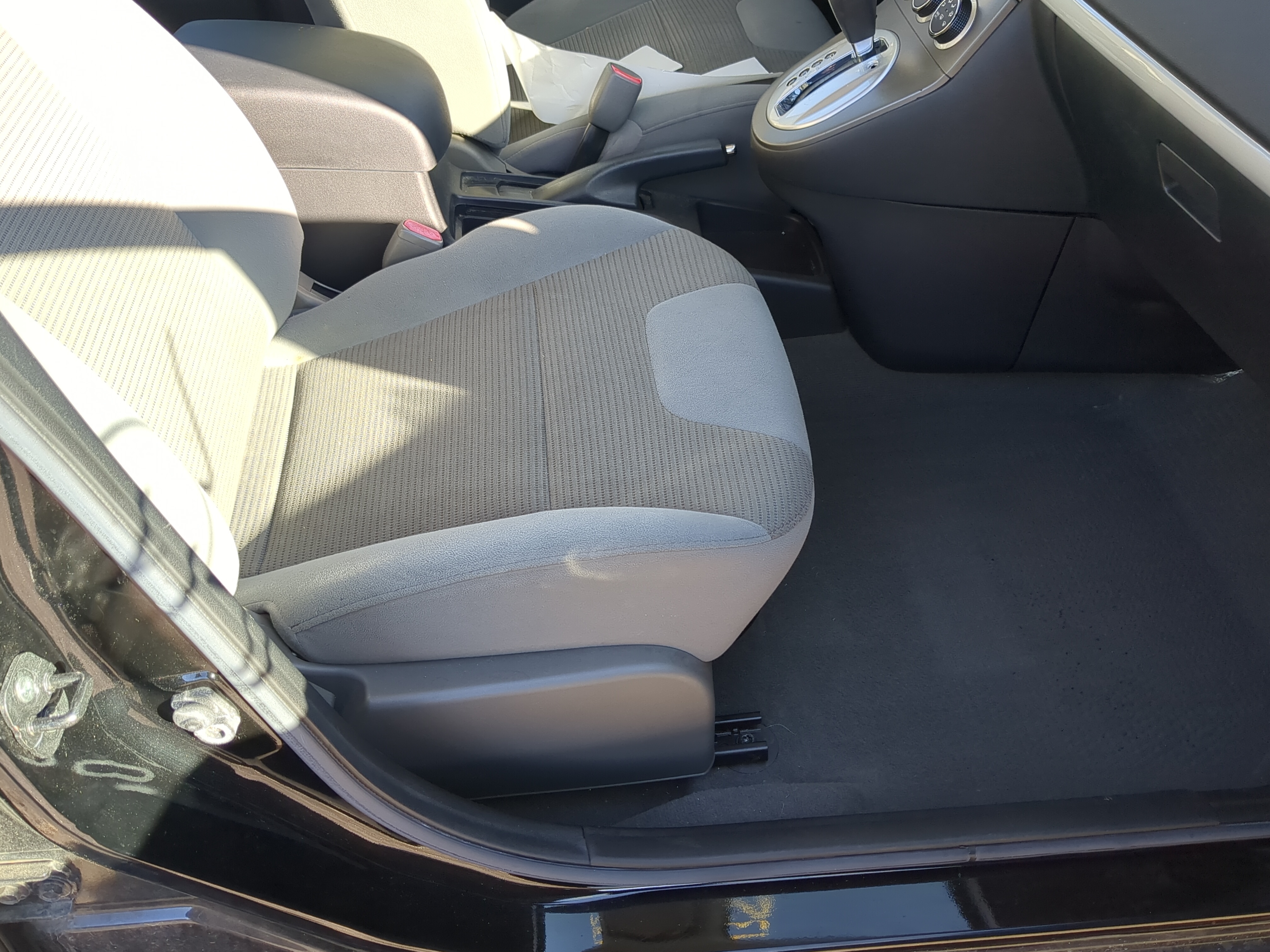2011-2012 Nissan Sentra Passenger Front Seat Oem 1206596 - Oemusedautoparts1.com