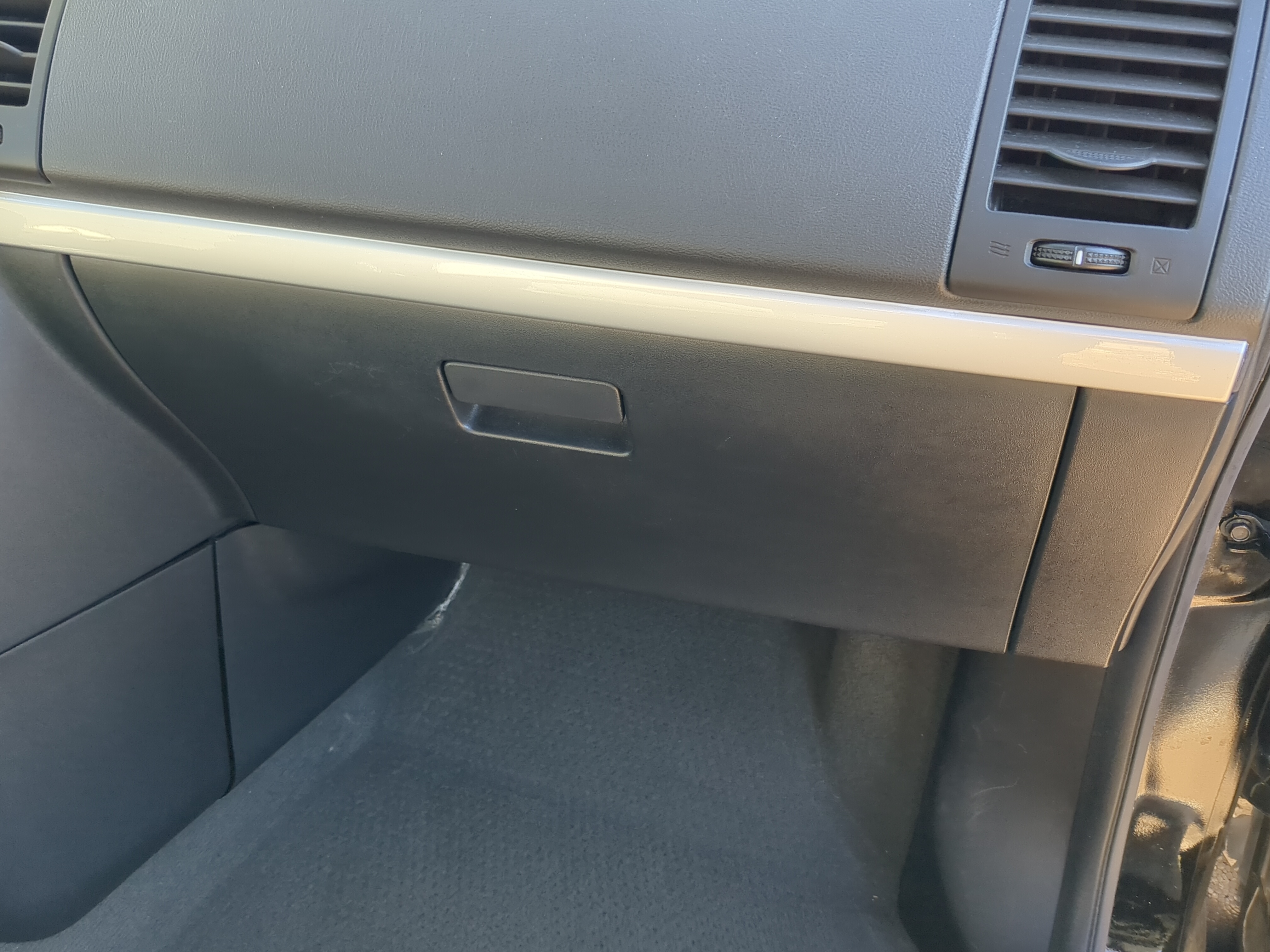 2011 Nissan Sentra Passenger Glove Box Door Storage Compartment 1206604 - Oemusedautoparts1.com