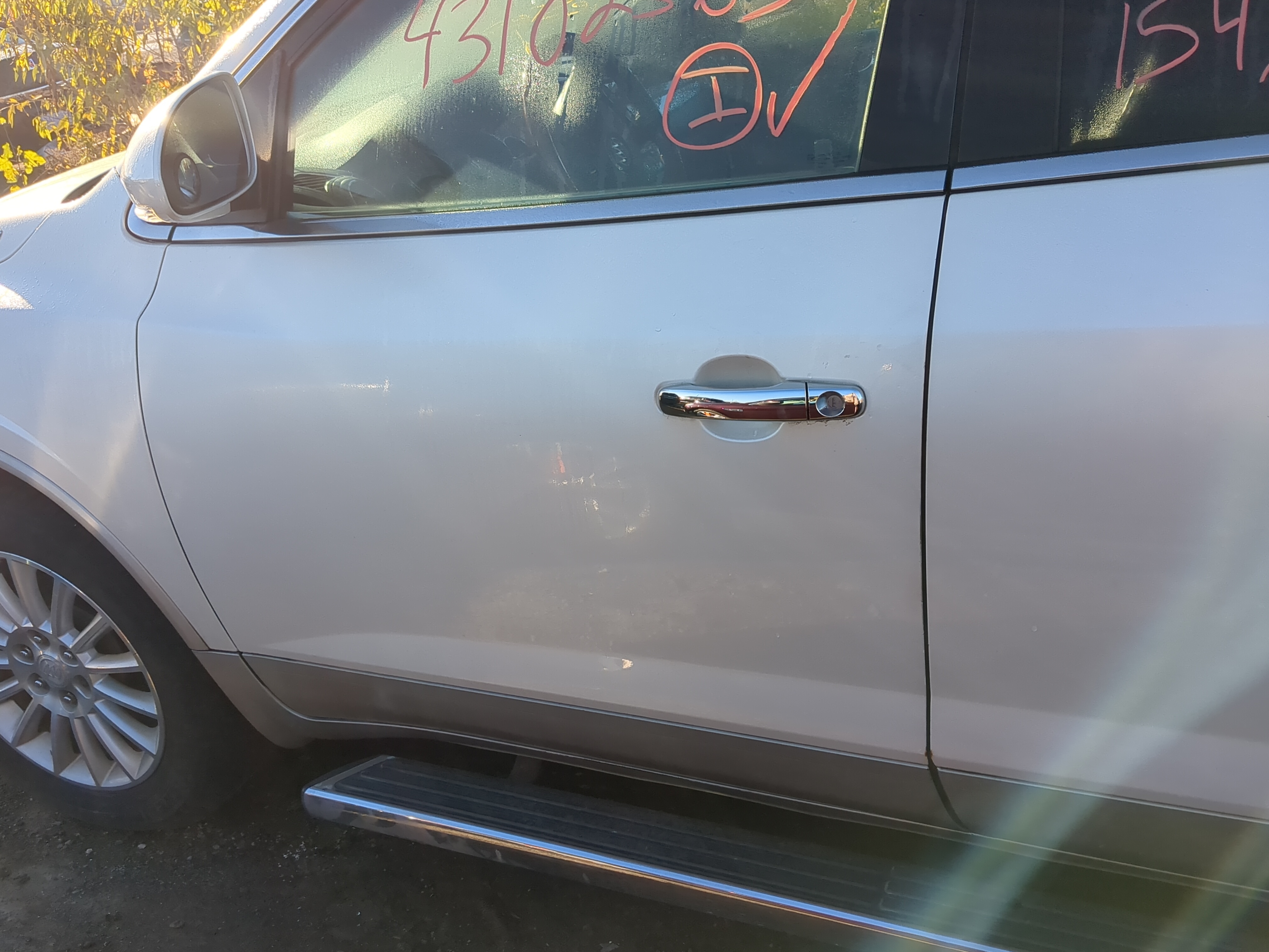 2008-2017 Buick Enclave Driver Front Door Oem 1206680 - Oemusedautoparts1.com