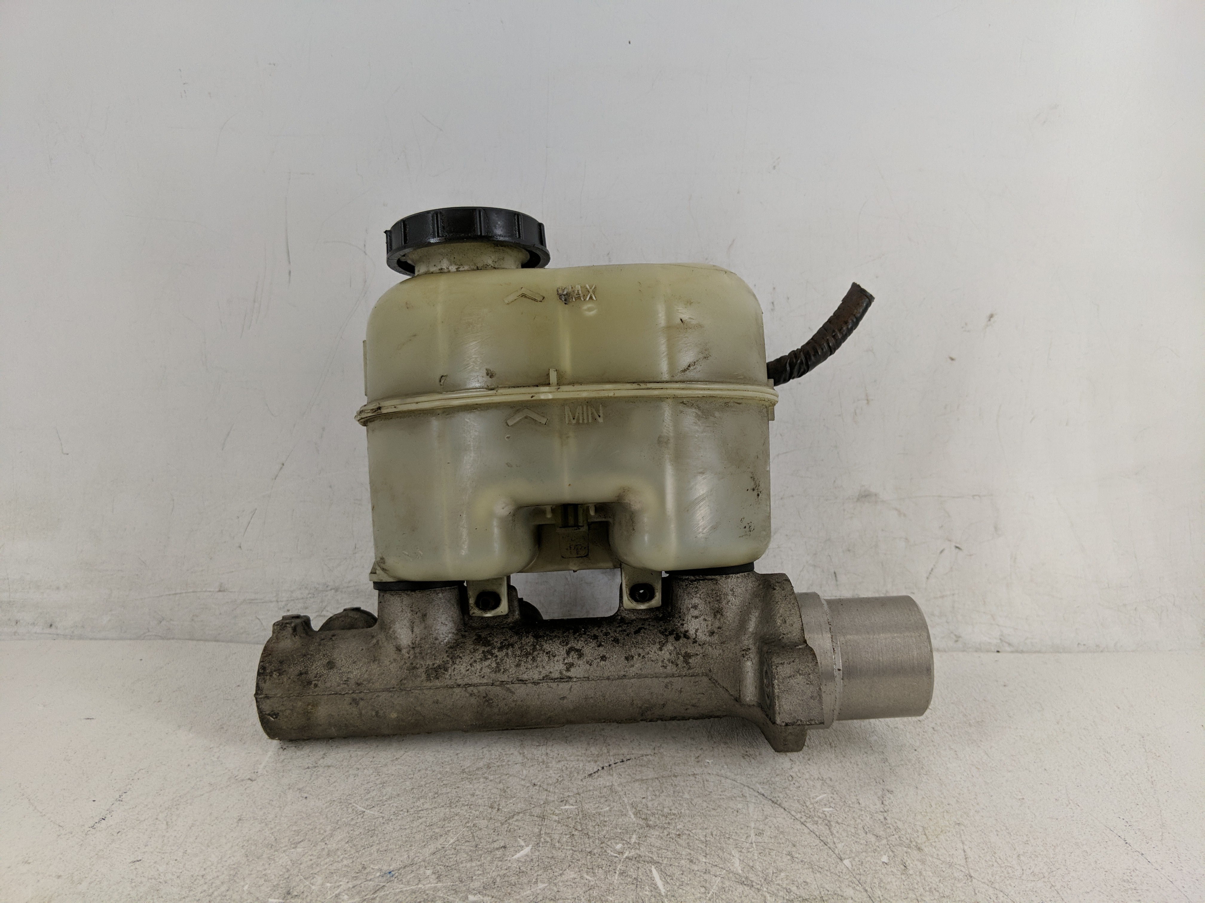 2004-2008 Ford F-150 Brake Master Cylinder 1206820 - Oemusedautoparts1.com