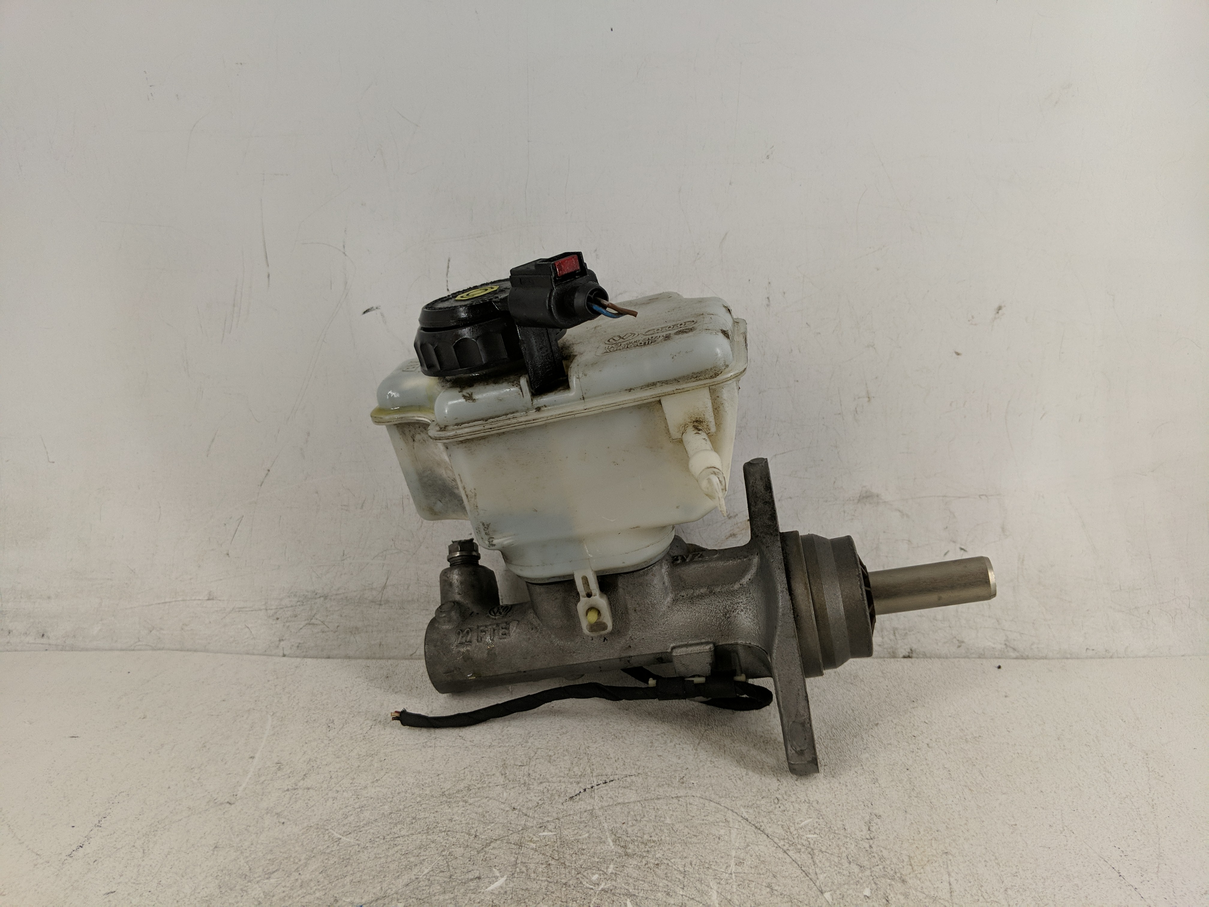 2009-2018 Volkswagen Jetta Brake Master Cylinder 1206821 - Oemusedautoparts1.com