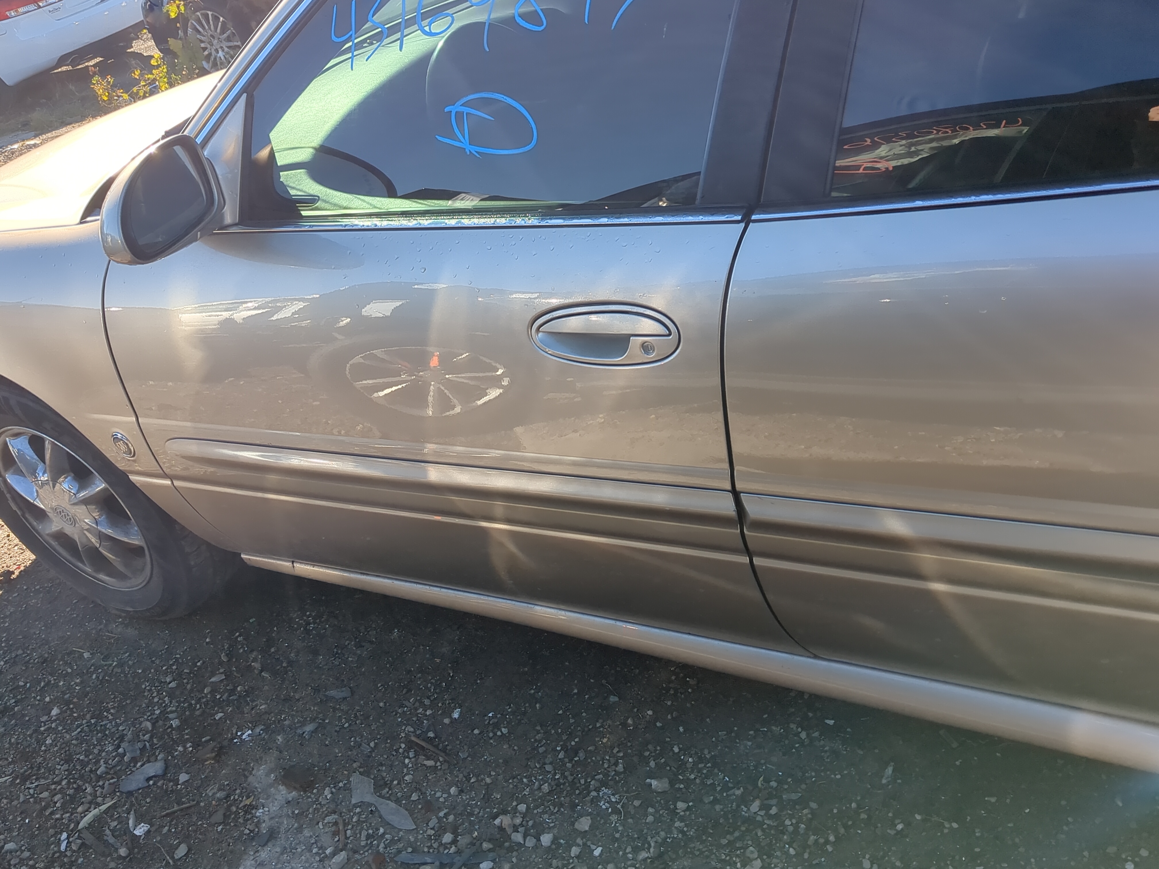 2000-2005 Buick Lesabre Driver Front Door Oem 1206831 - Oemusedautoparts1.com