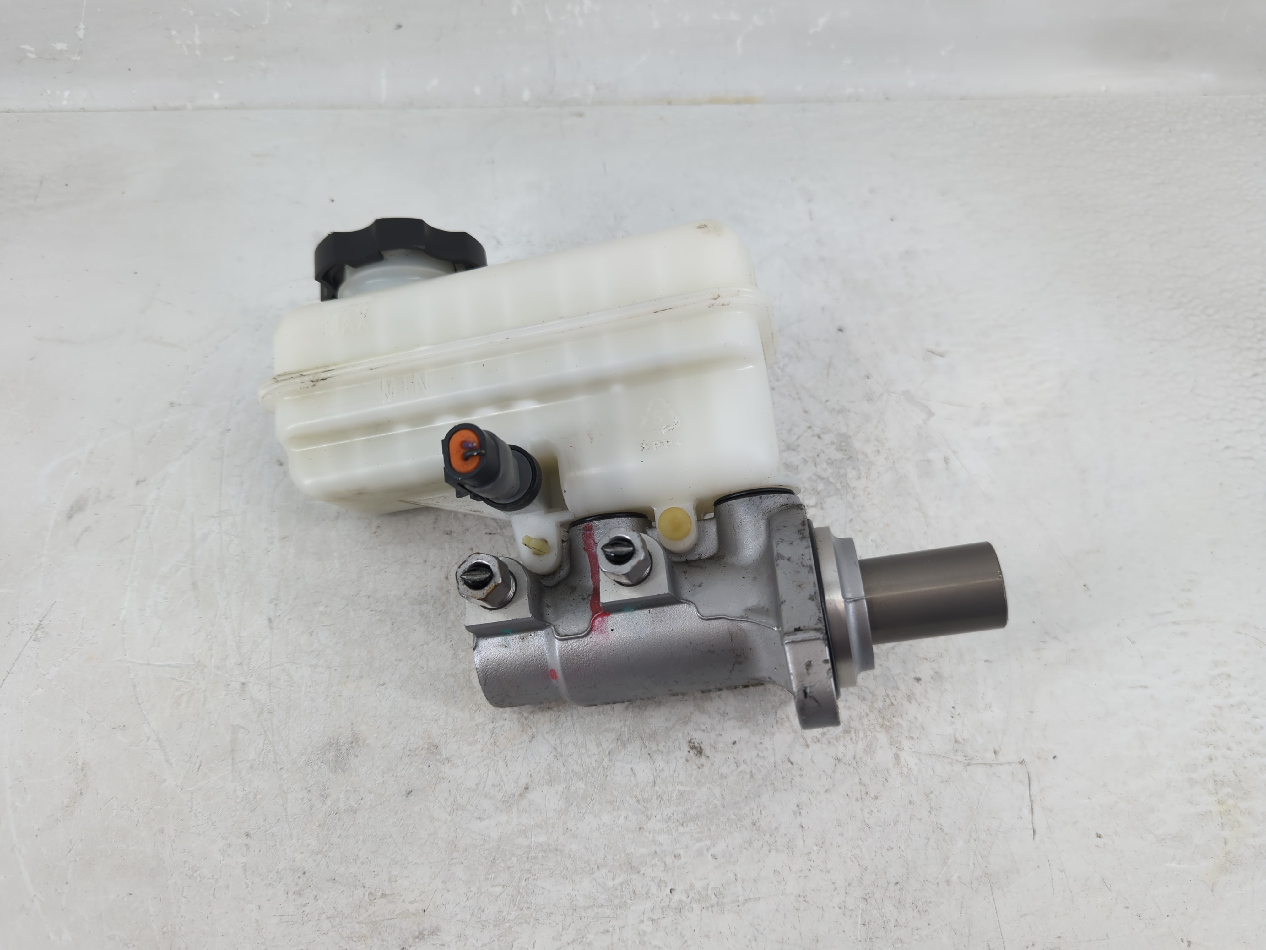 2011-2017 Chevrolet Equinox Brake Master Cylinder 1206988 - Oemusedautoparts1.com