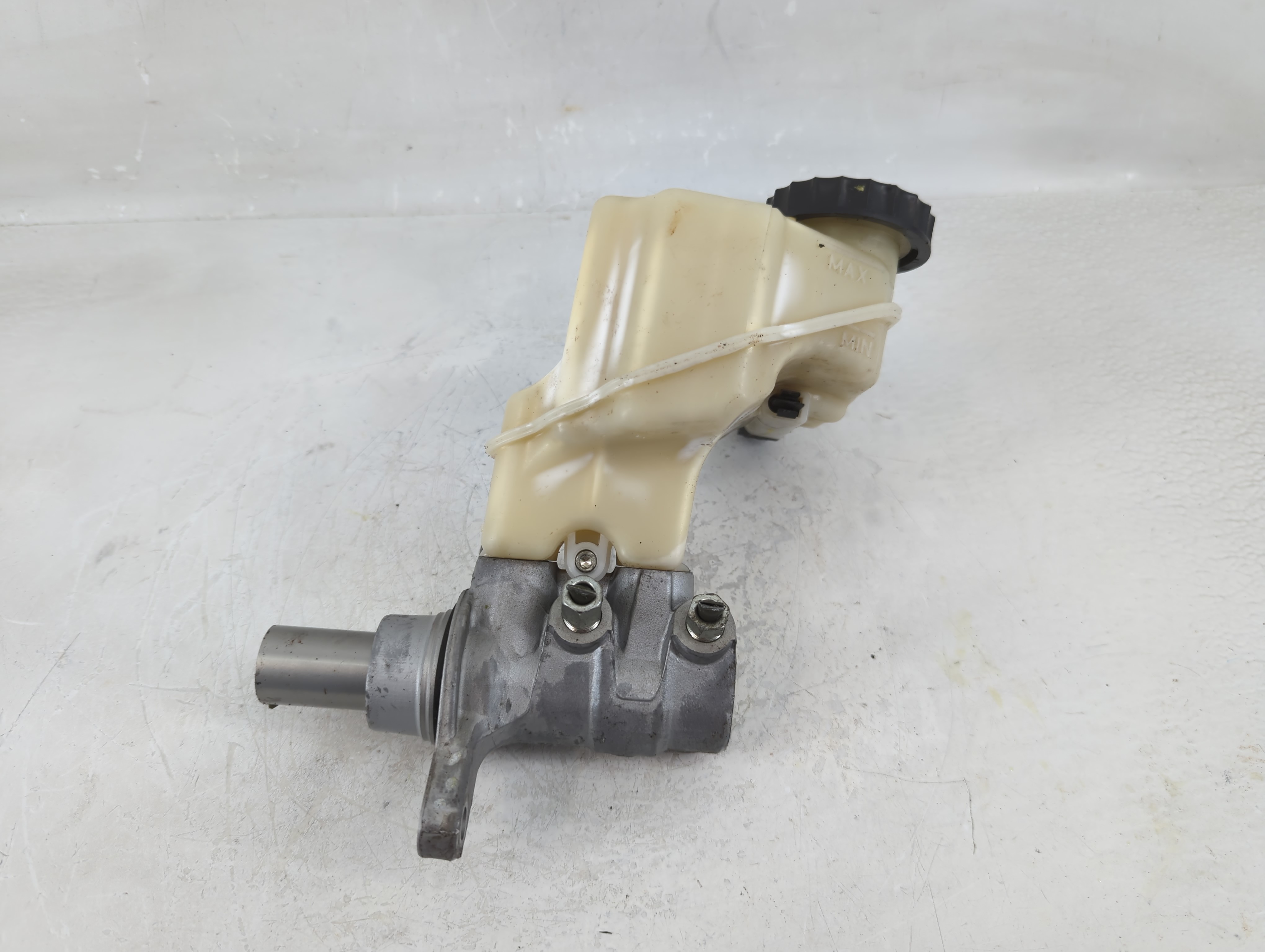 2016-2021 Nissan Maxima Brake Master Cylinder 1206994 - Oemusedautoparts1.com