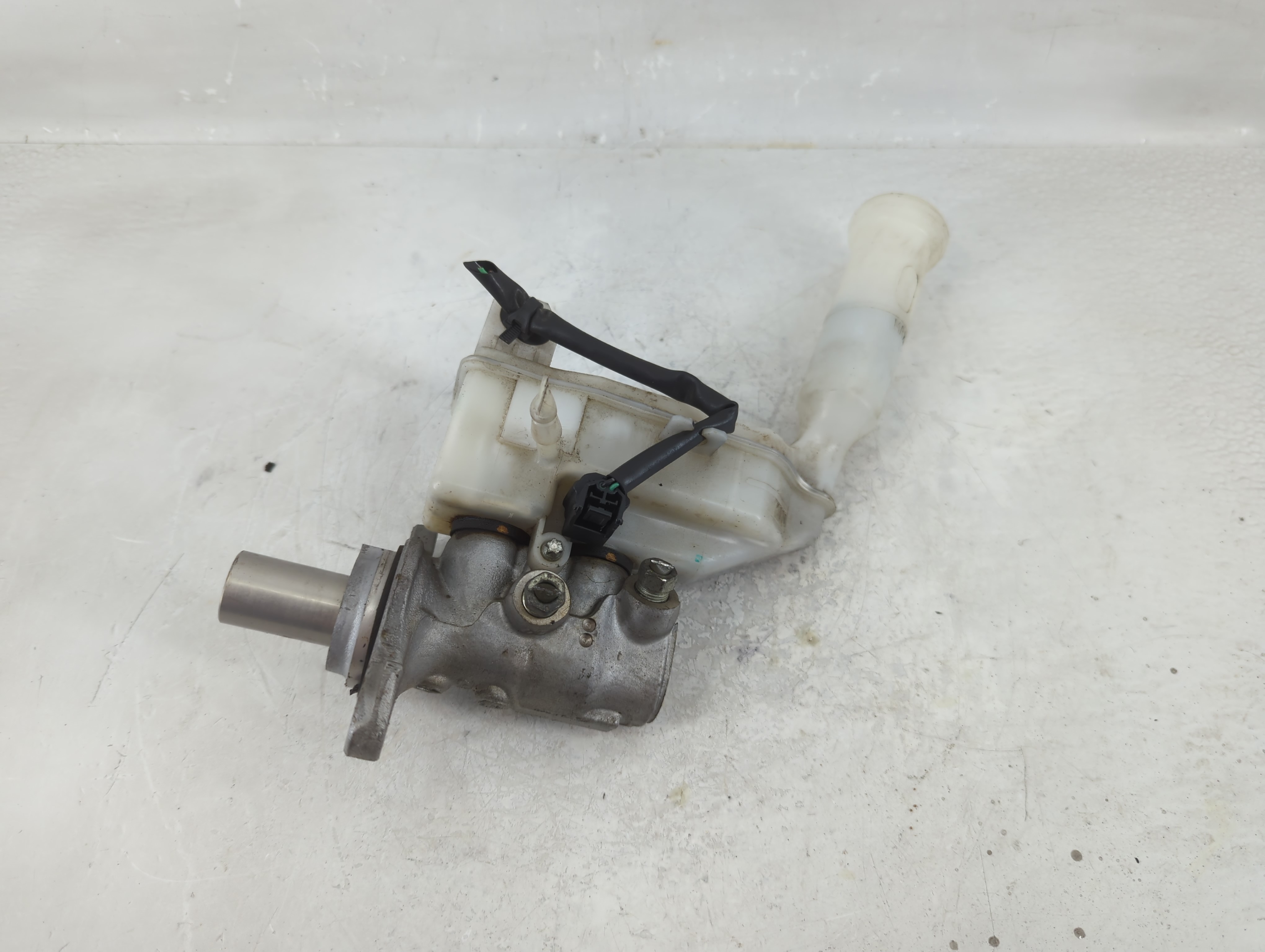 2012-2018 Ford Focus Brake Master Cylinder 1207004 - Oemusedautoparts1.com