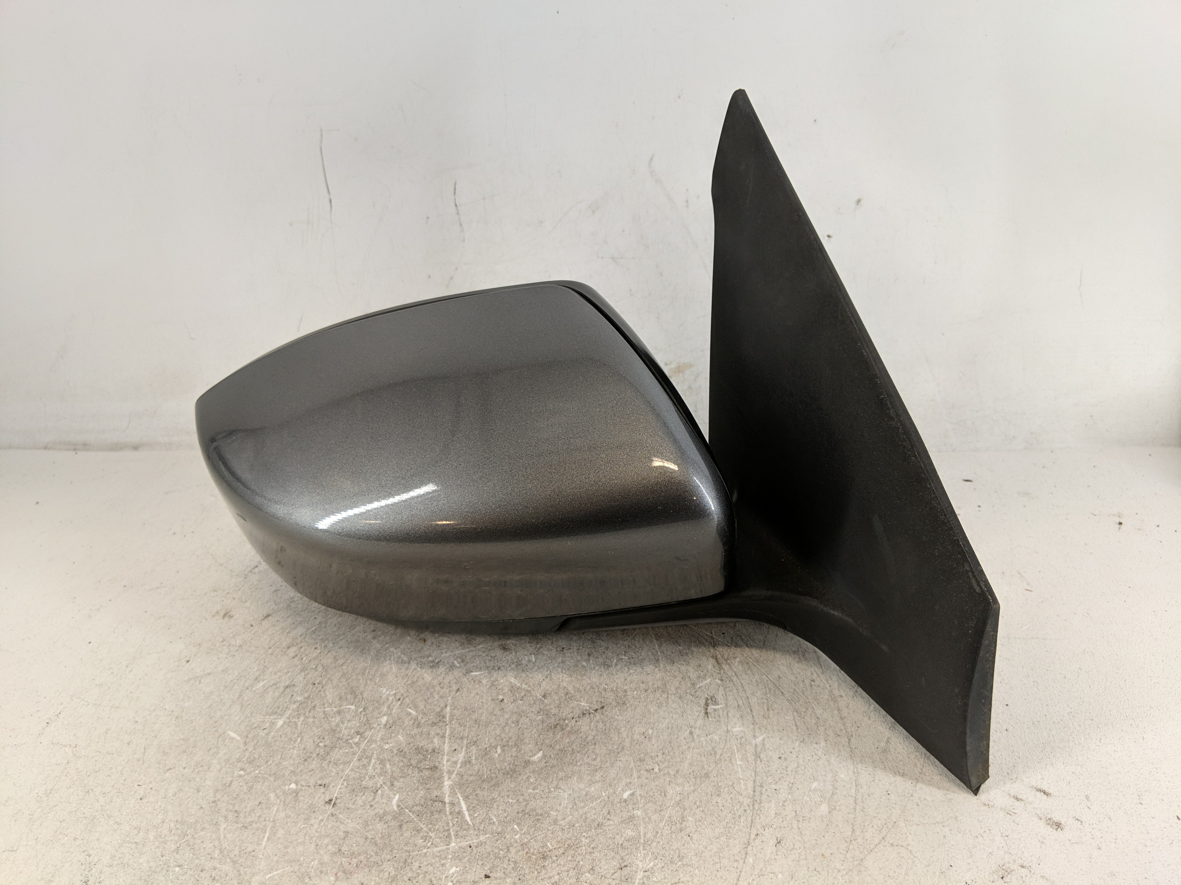 2016-2019 Nissan Sentra Passenger Right Side View Power Door Mirror Gray 1207176 - Oemusedautoparts1.com