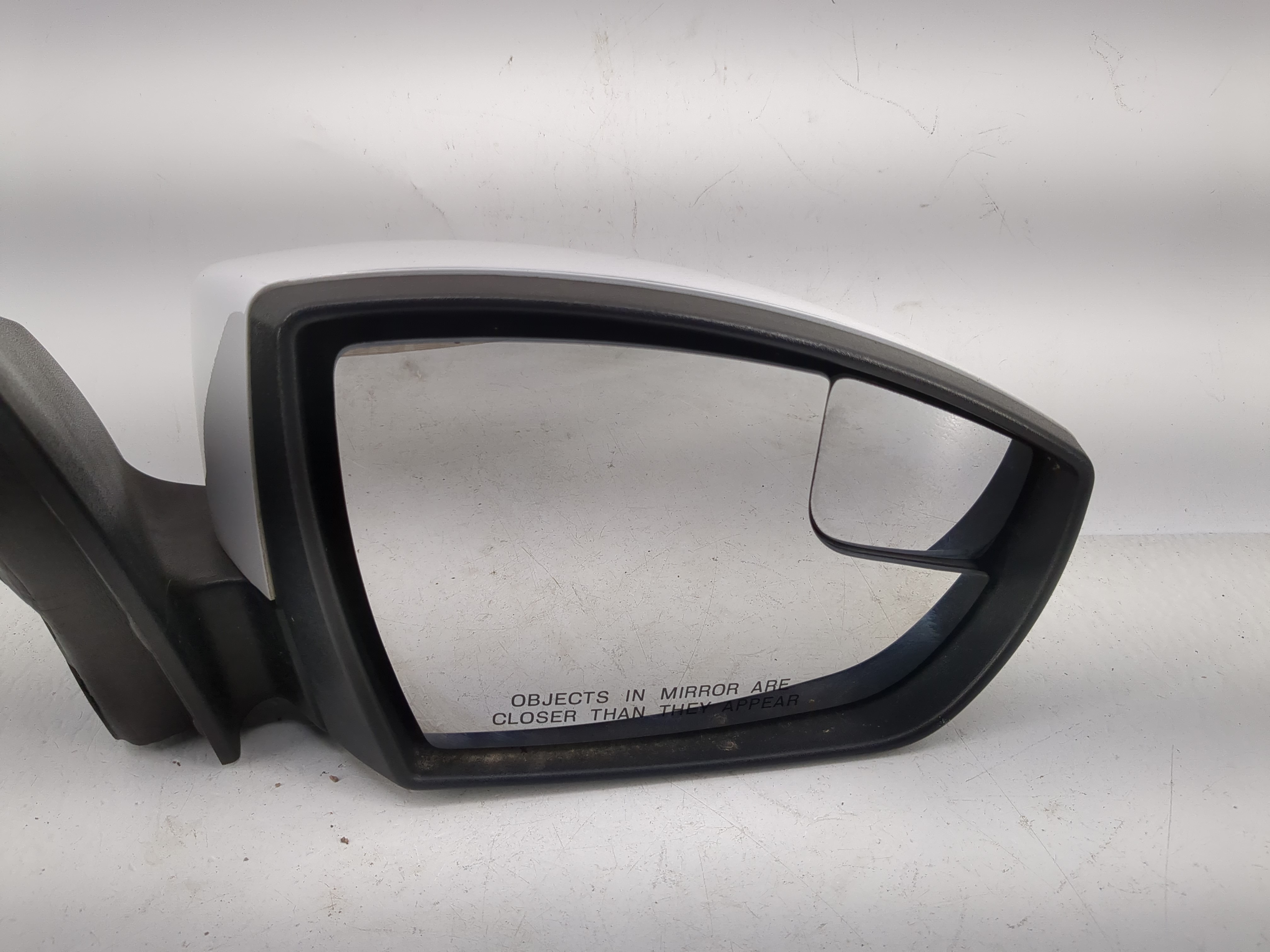 2015-2018 Ford Focus Passenger Right Side View Power Door Mirror White 1207243 - Oemusedautoparts1.com