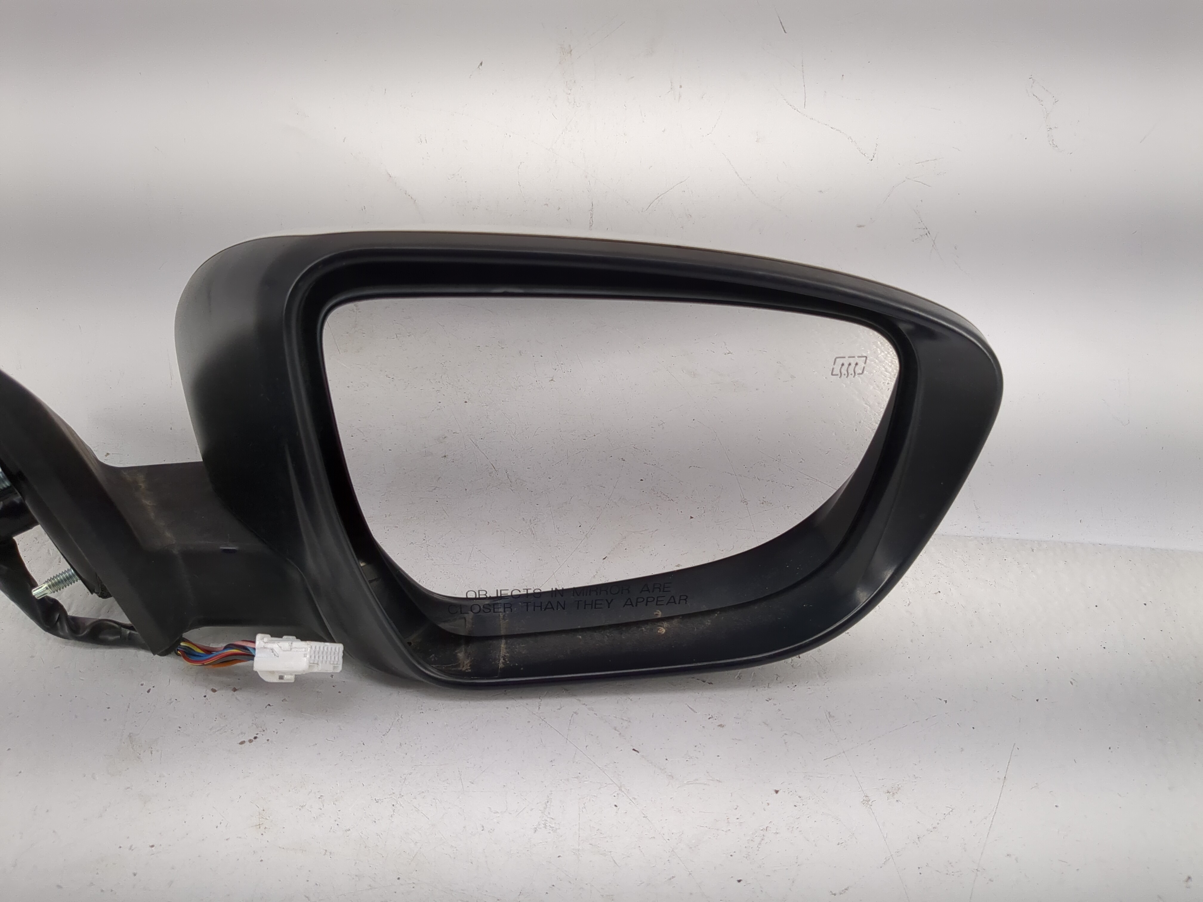 2017-2020 Nissan Rogue Passenger Right Side View Power Door Mirror White 1207246 - Oemusedautoparts1.com