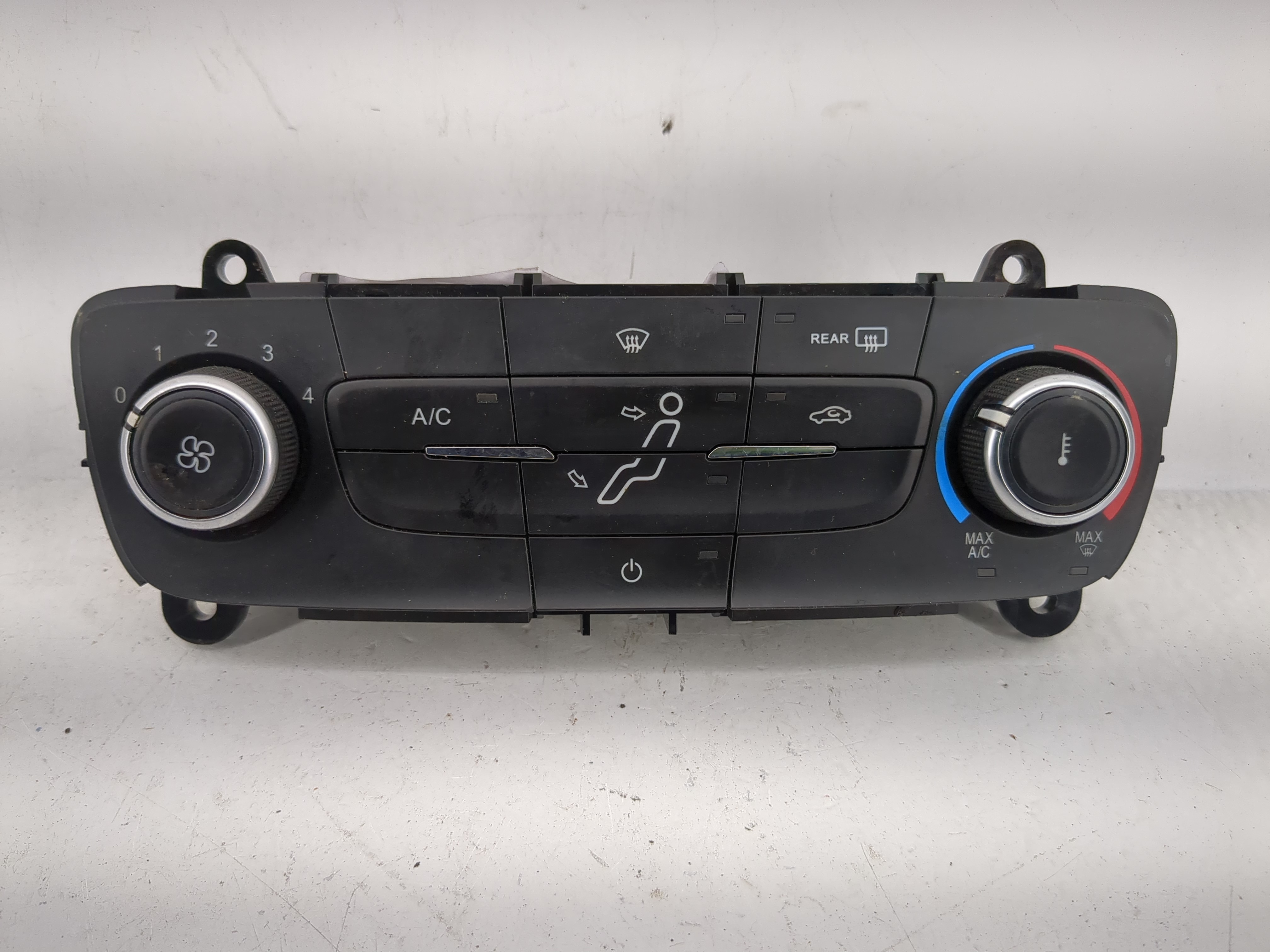 2015-2018 Ford Focus Ac Heater Roof Climate Control F1et-19980-jf 1207262 - Oemusedautoparts1.com