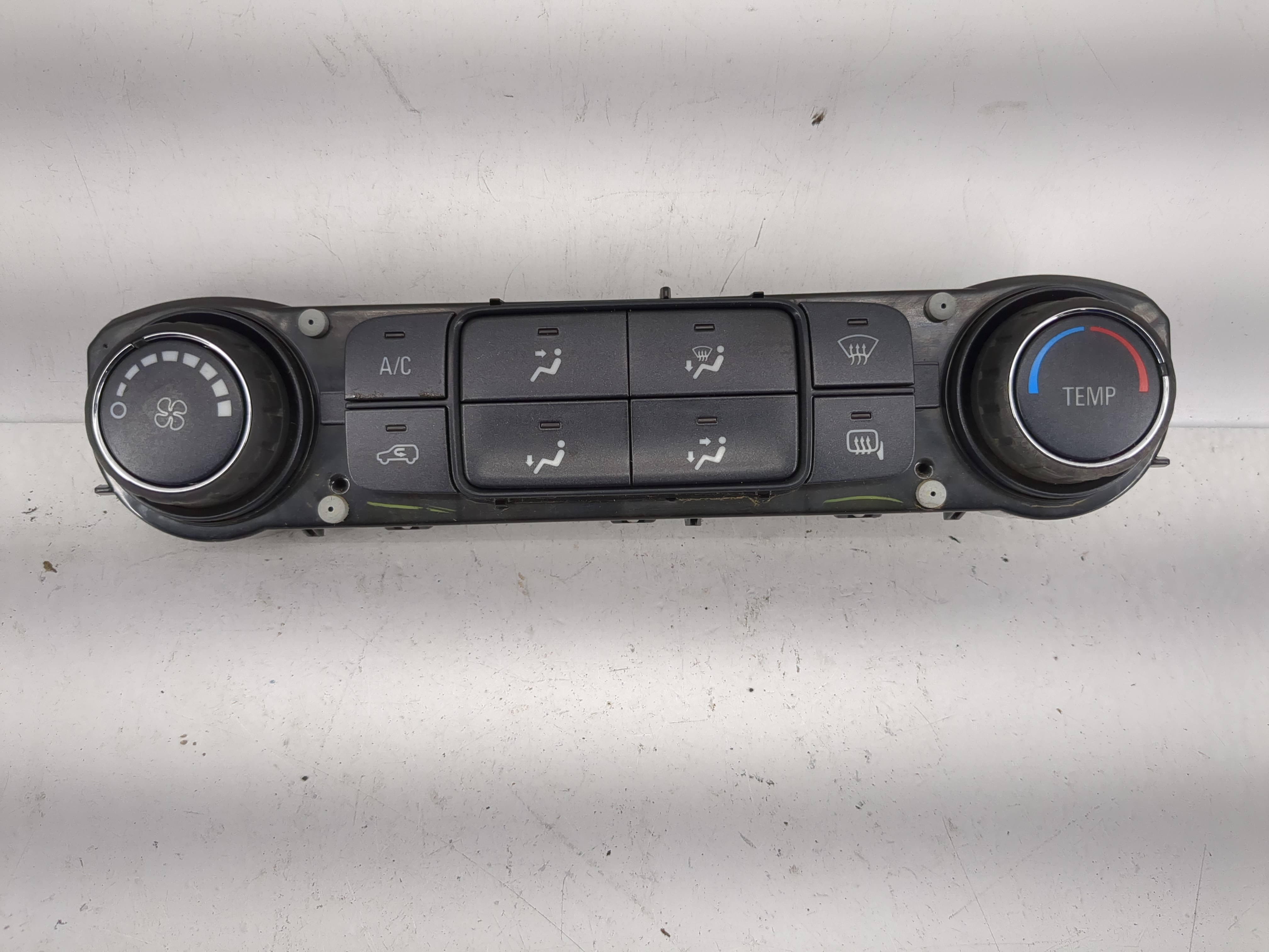 2014 Chevrolet Silverado 1500 Ac Heater Roof Climate Control Temperature Oem 1207264 - Oemusedautoparts1.com