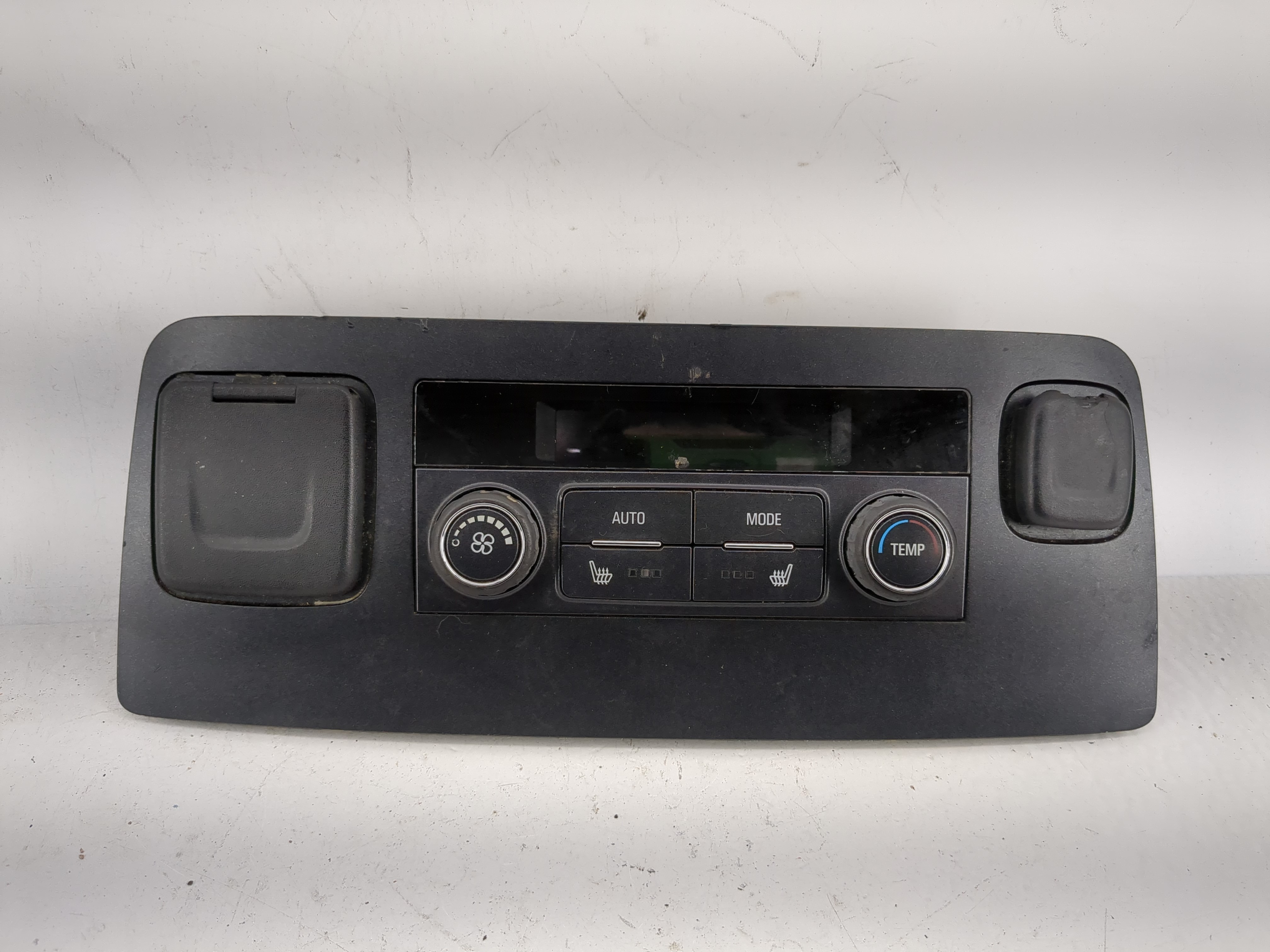 Chevrolet Suburban 1500 Ac Heater Roof Climate Control 23467328 1207270 - Oemusedautoparts1.com
