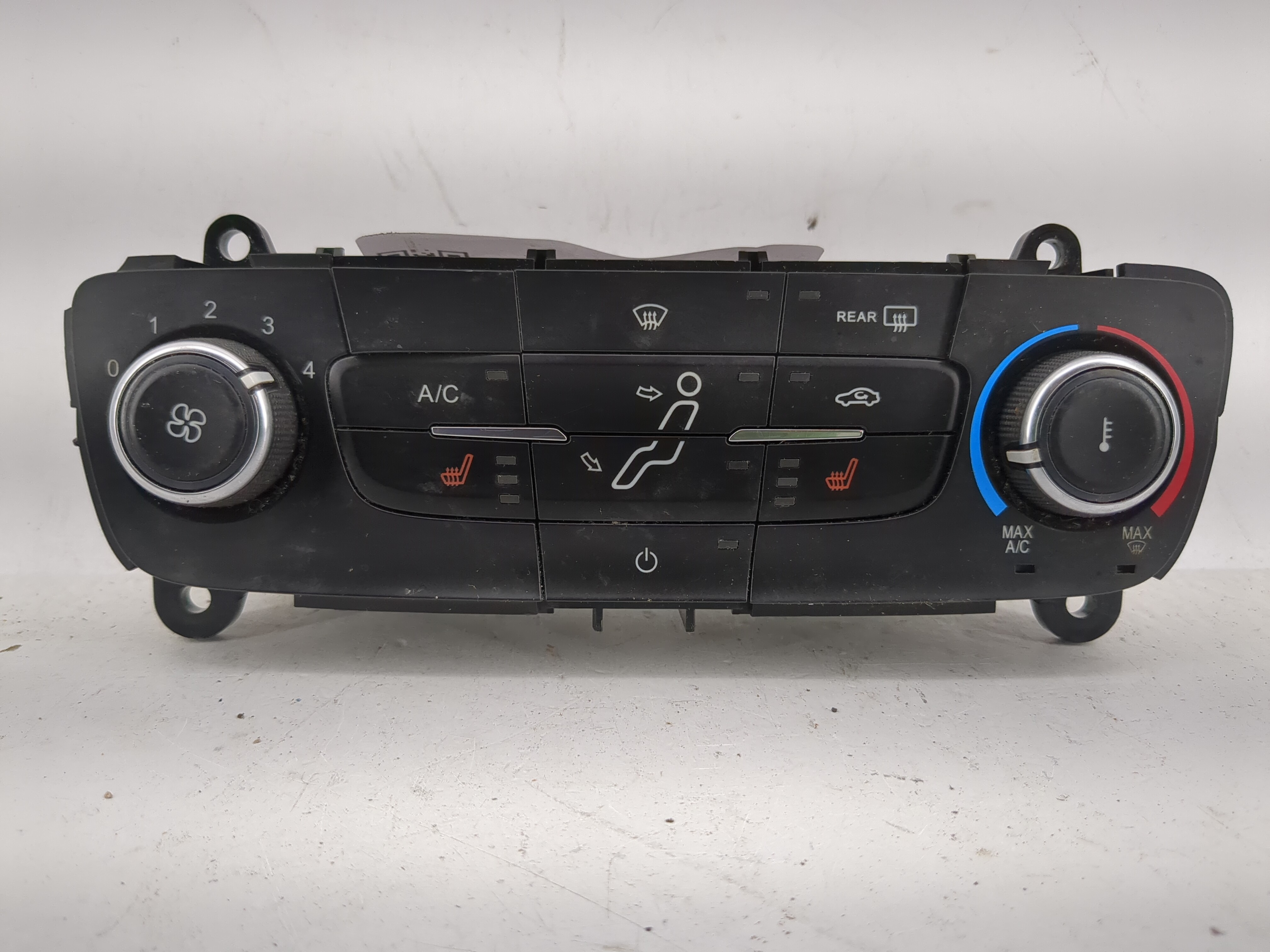 2015-2018 Ford Focus Ac Heater Roof Climate Control F1et-19980-lj 1207280 - Oemusedautoparts1.com