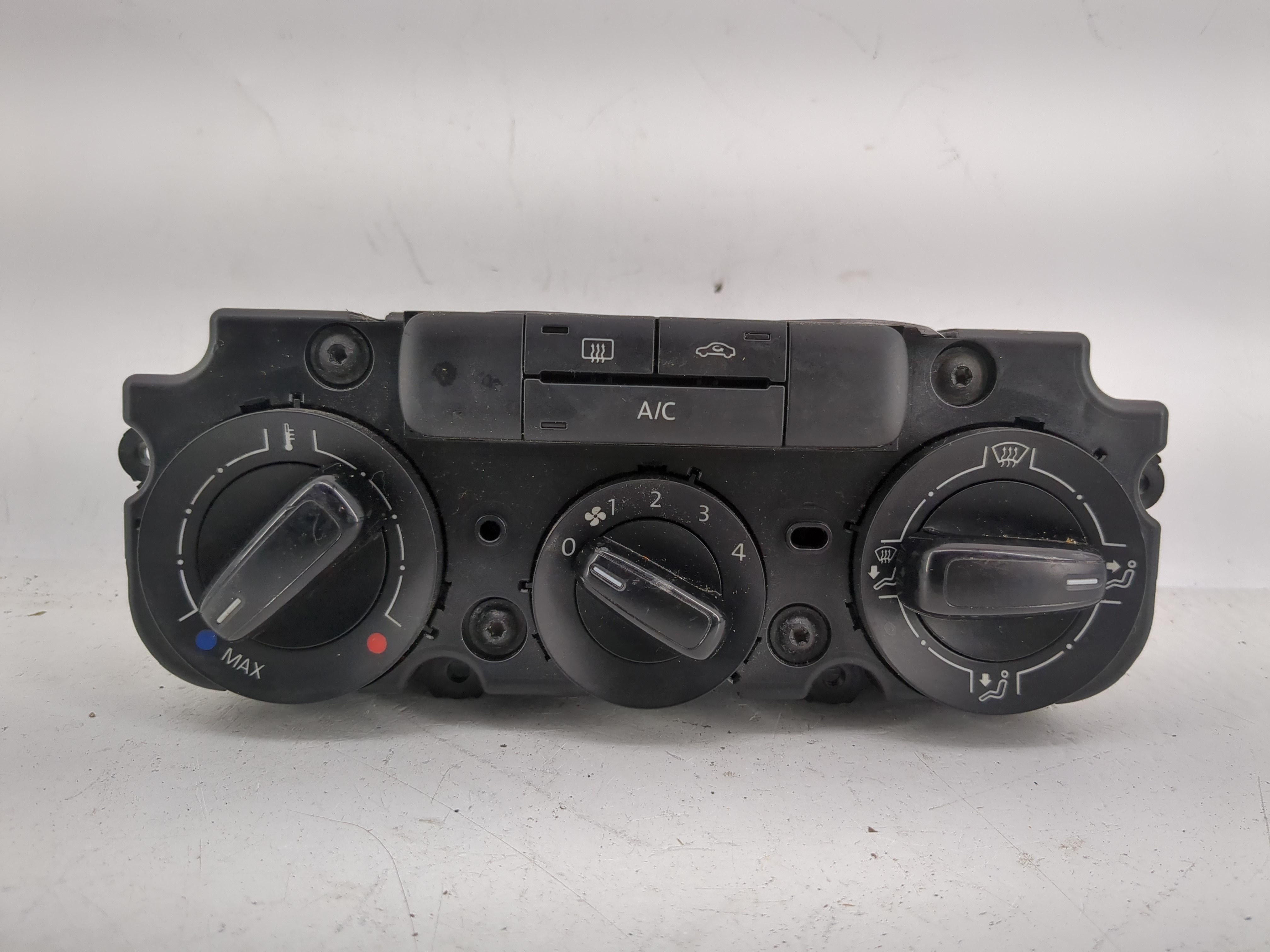 2015-2017 Volkswagen Jetta Ac Heater Roof Climate Control 5c1 819 045 1207281 - Oemusedautoparts1.com