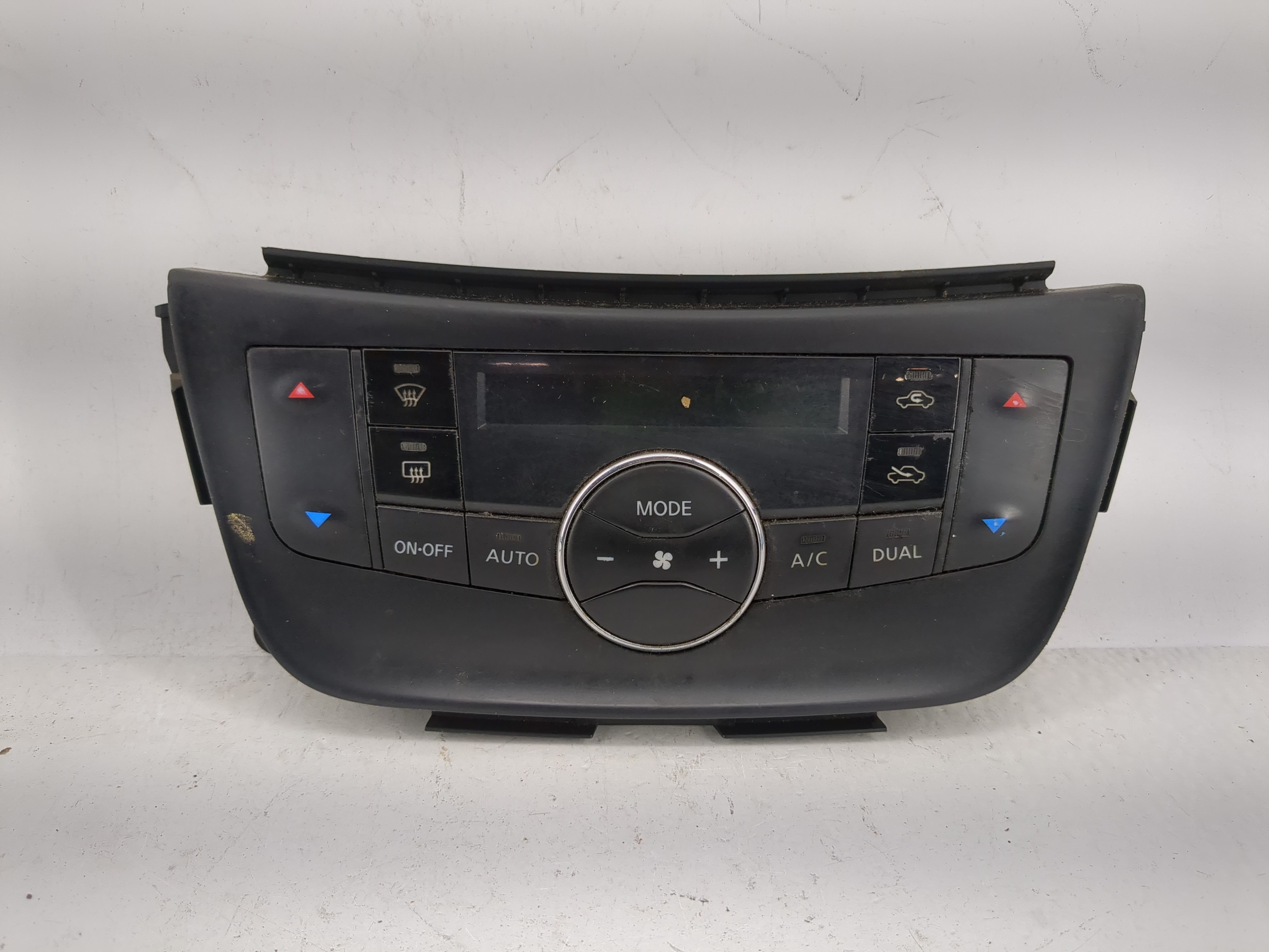 2015-2019 Nissan Sentra Ac Heater Roof Climate Control 27500 4at4a 1207303 - Oemusedautoparts1.com