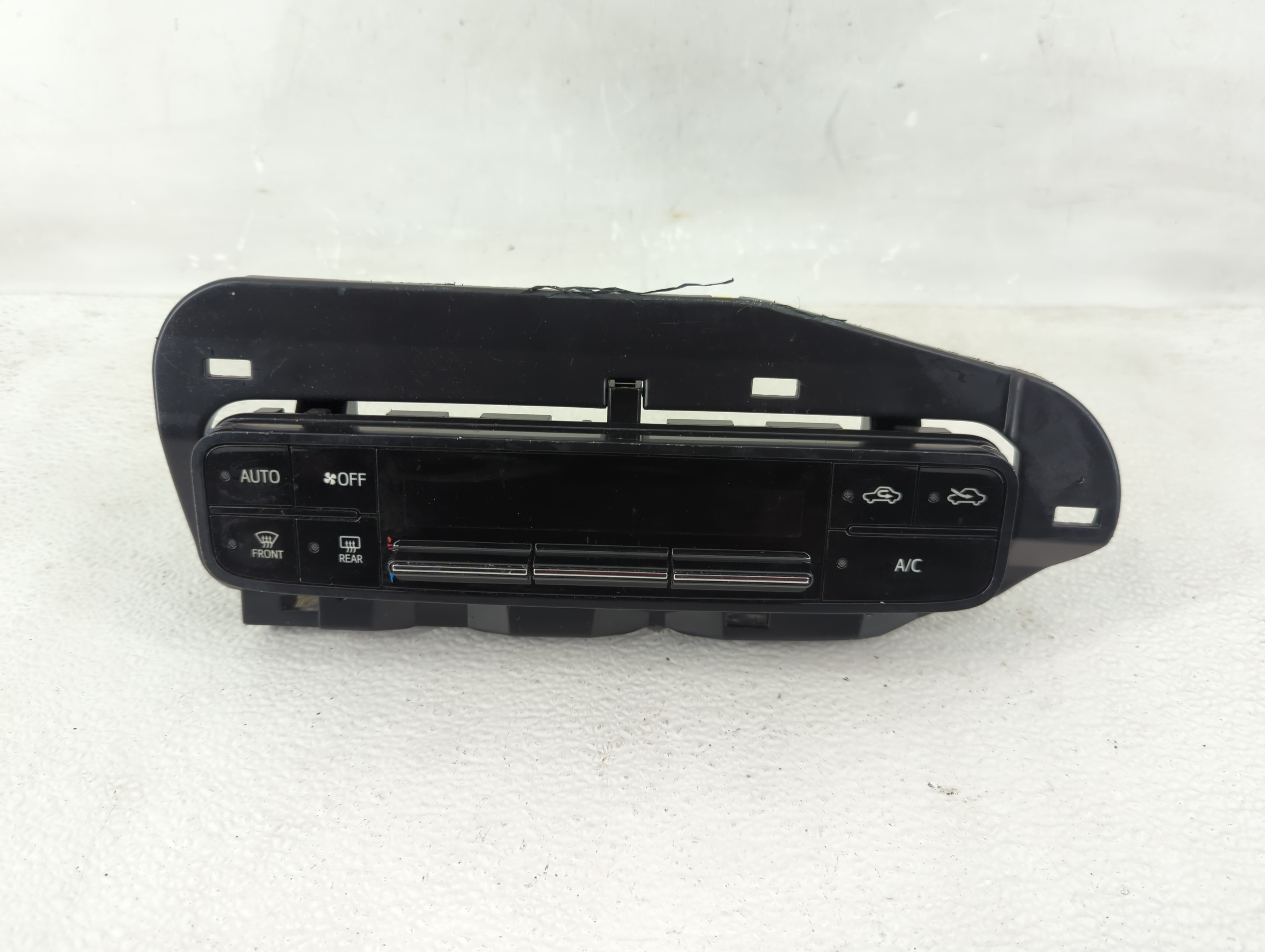 2017-2019 Toyota Corolla Ac Heater Roof Climate Control 55468-02060 1207353 - Oemusedautoparts1.com