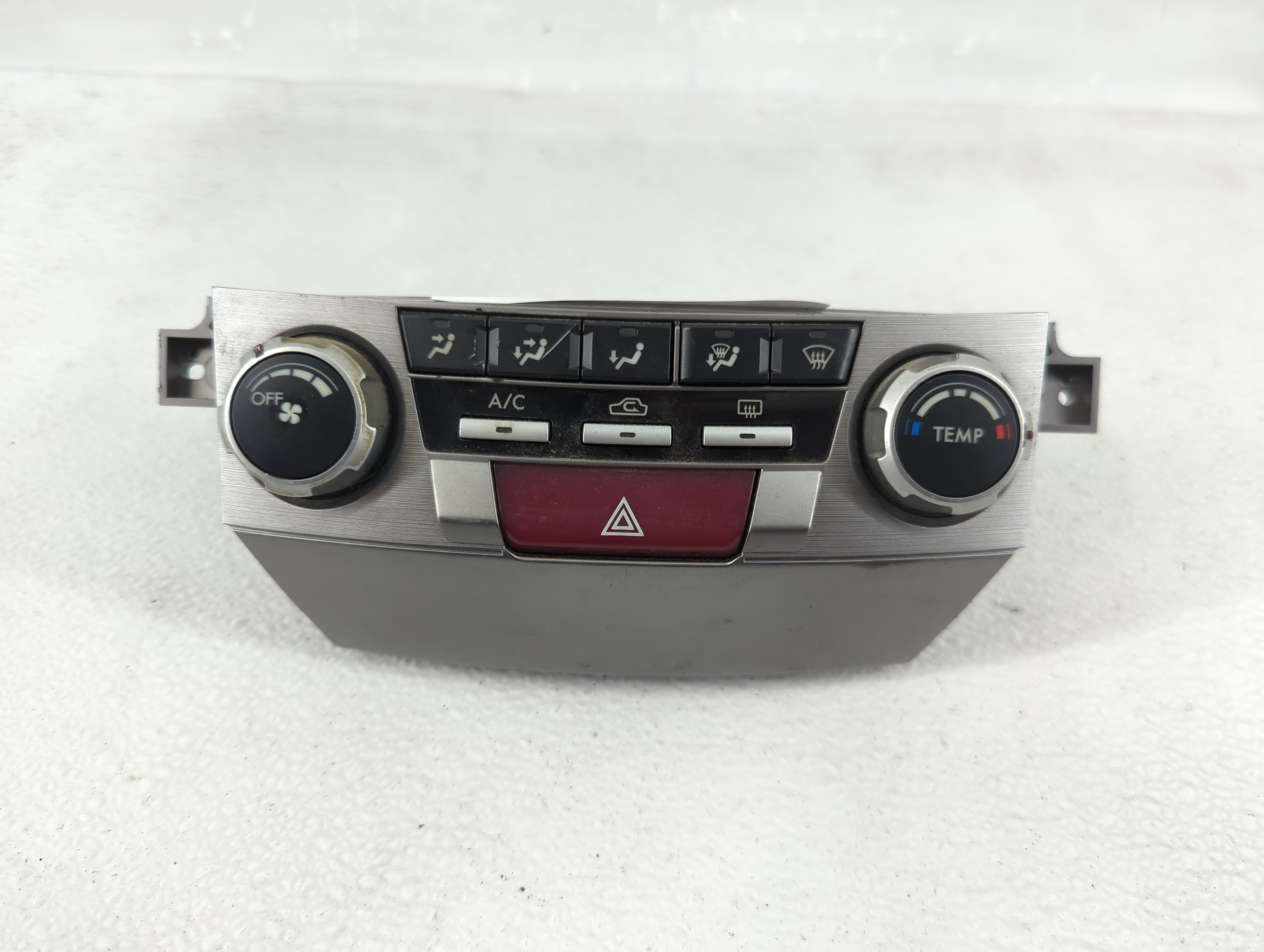 2010-2014 Subaru Legacy Ac Heater Roof Climate Control 72311aj08a 1207377 - Oemusedautoparts1.com