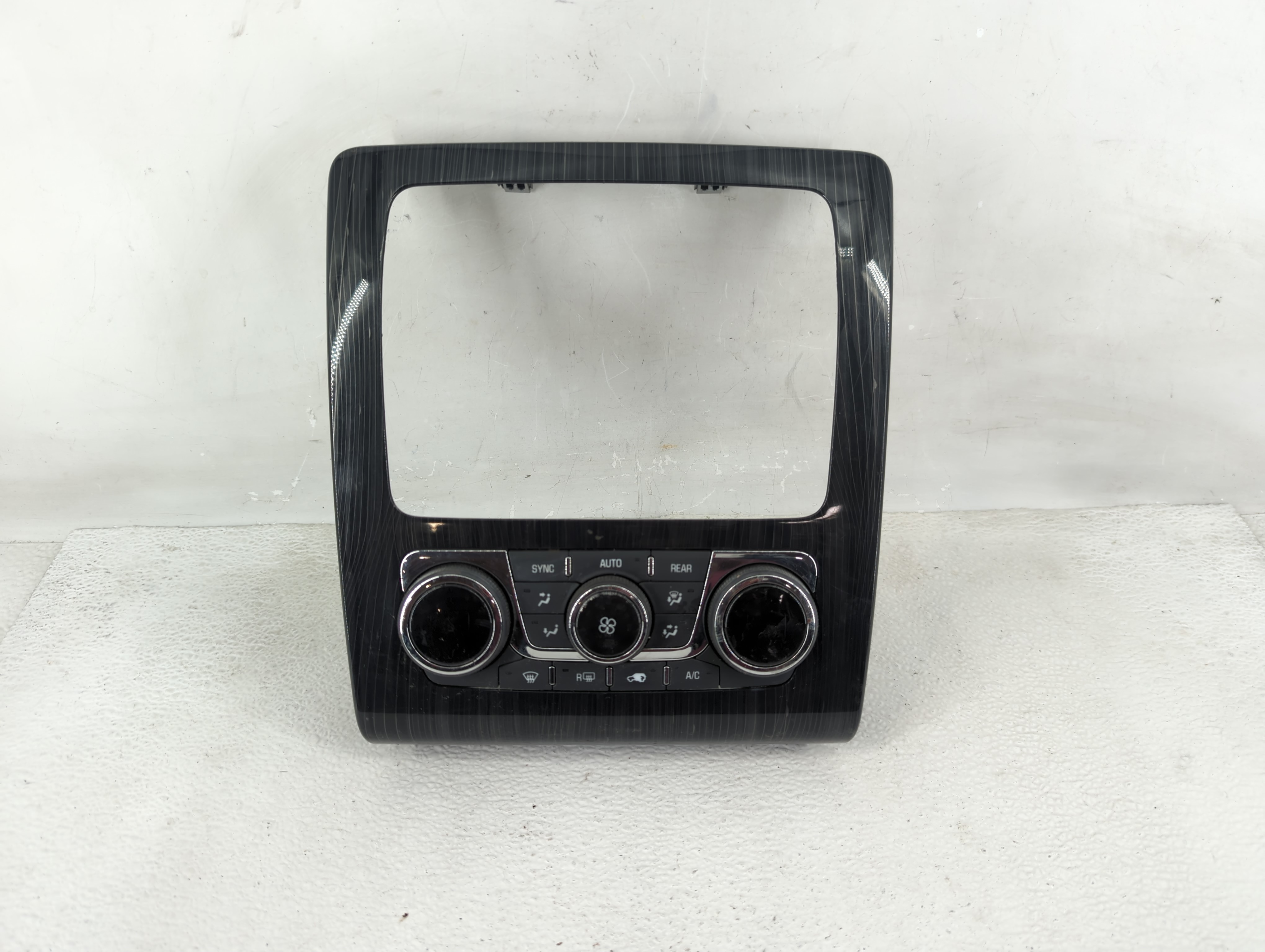 2013-2017 Chevrolet Traverse Ac Heater Roof Climate Control 22969929 1207430 - Oemusedautoparts1.com