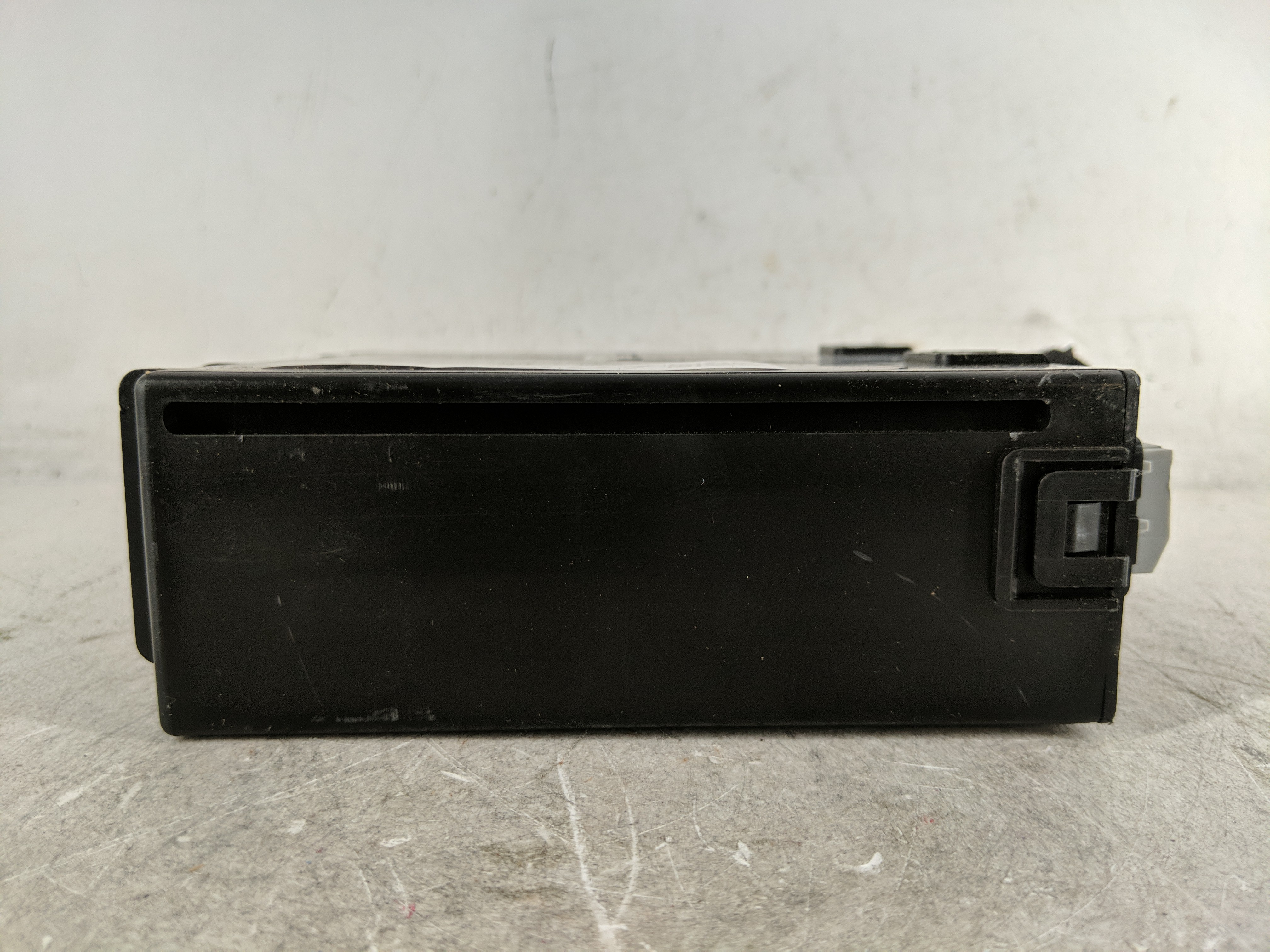 2016-2016 Gmc Sierra 1500 Am Fm Cd Player Radio Receiver 1207467 - Oemusedautoparts1.com