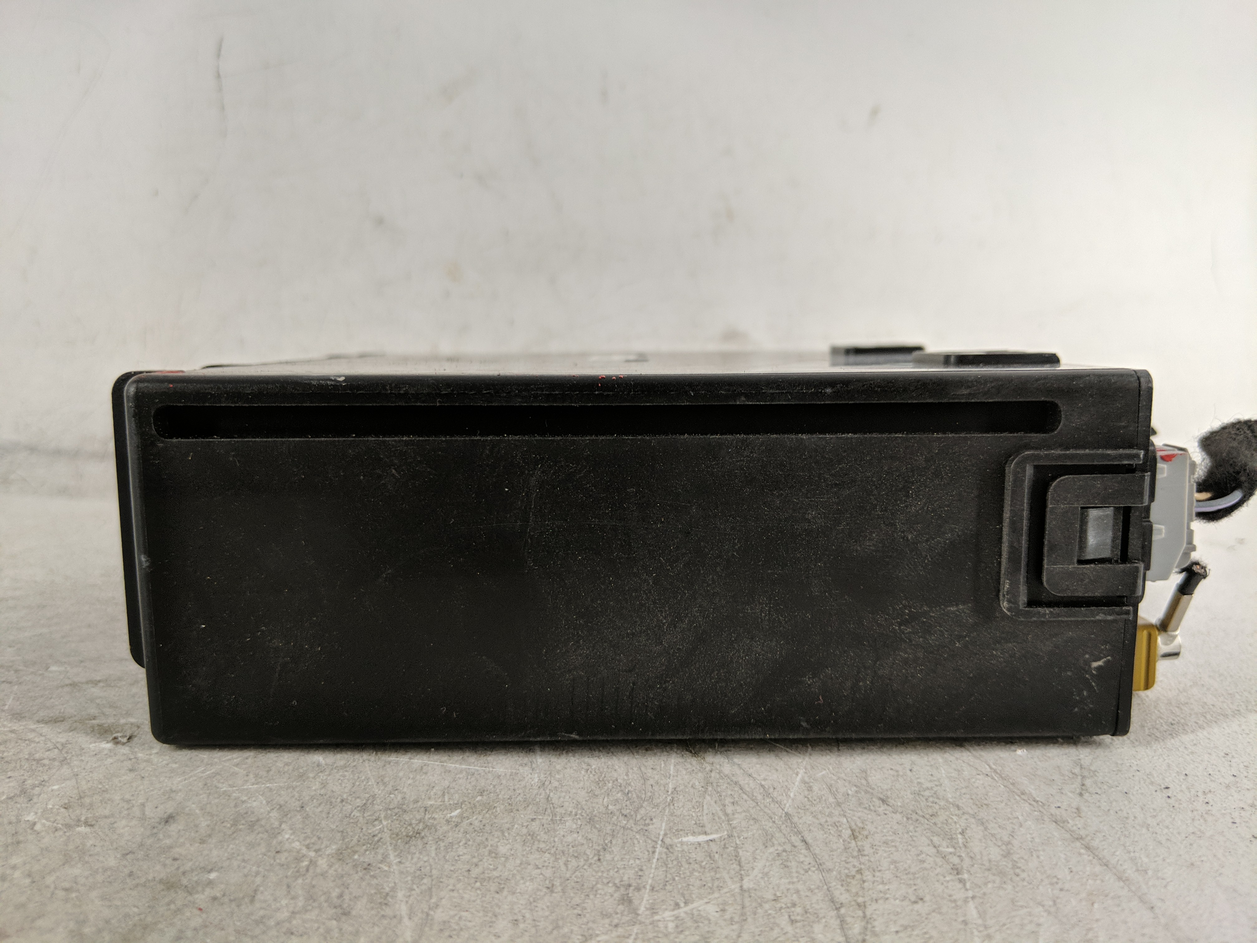 2015-2015 Chevrolet Silverado 1500 Am Fm Cd Player Radio Receiver 1207504 - Oemusedautoparts1.com