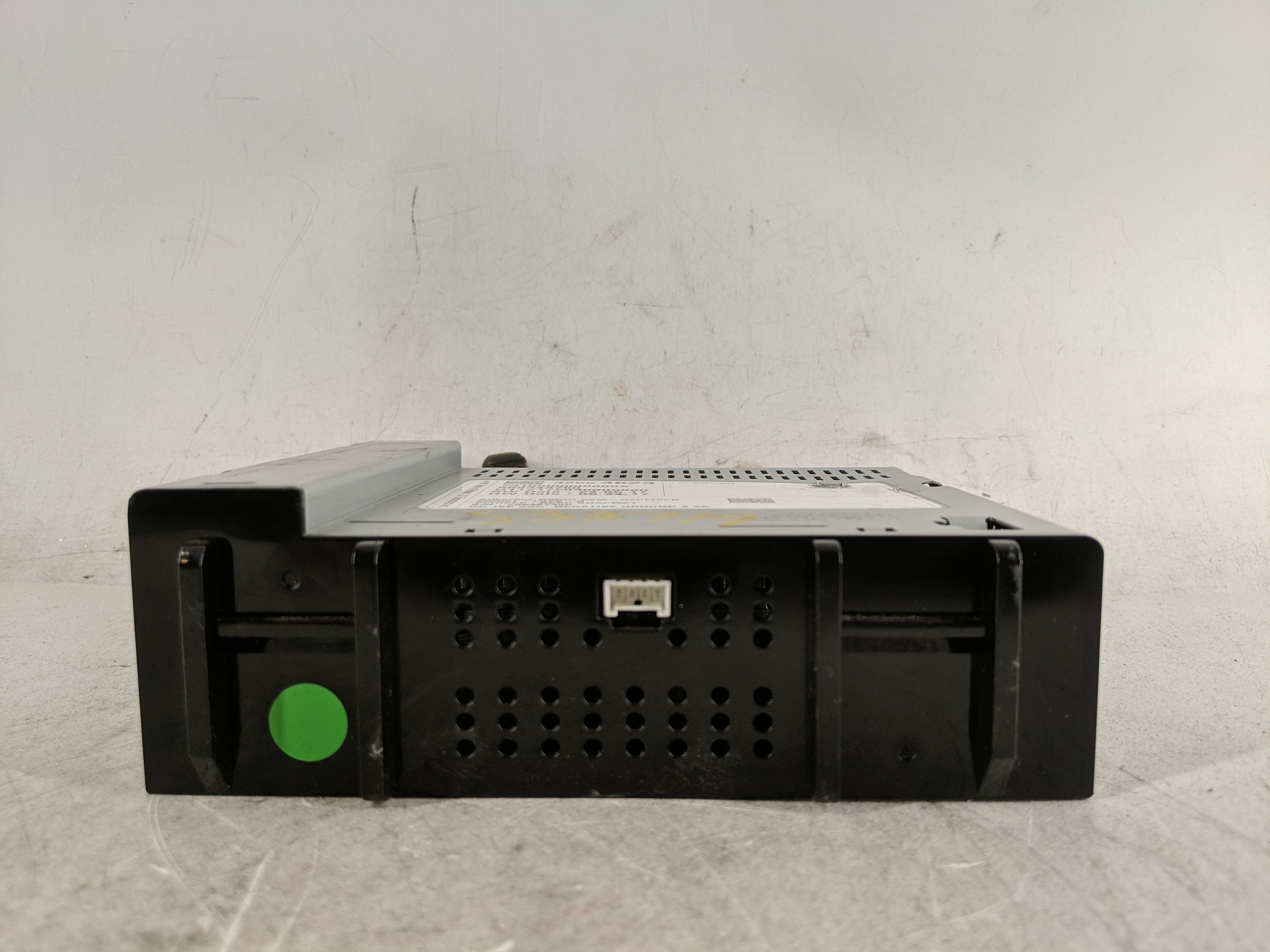 2018-2018 Chevrolet Silverado 1500 Am Fm Cd Player Radio Receiver 1207507 - Oemusedautoparts1.com