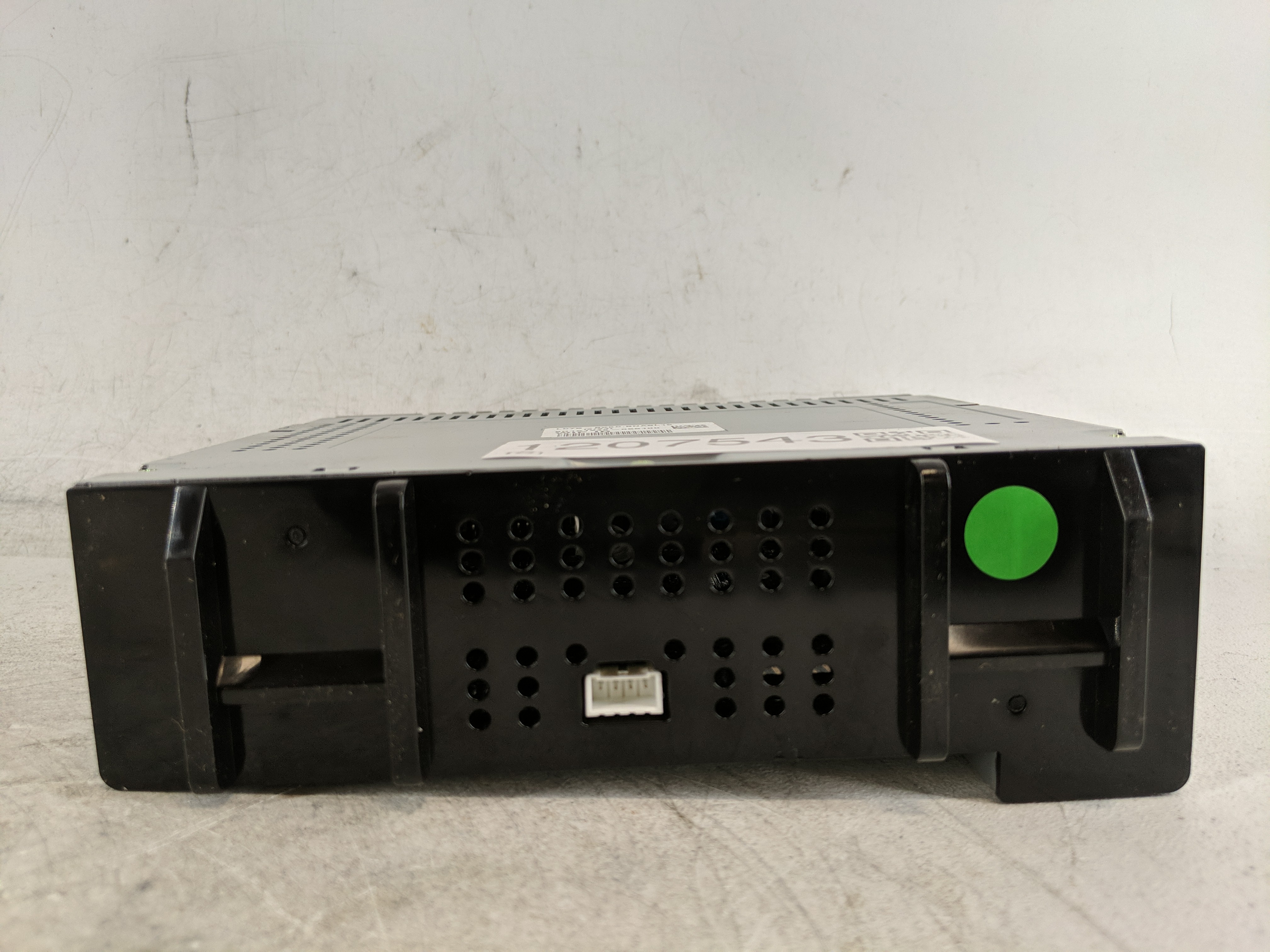 2017-2018 Gmc Sierra 1500 Am Fm Cd Player Radio Receiver 1207543 - Oemusedautoparts1.com