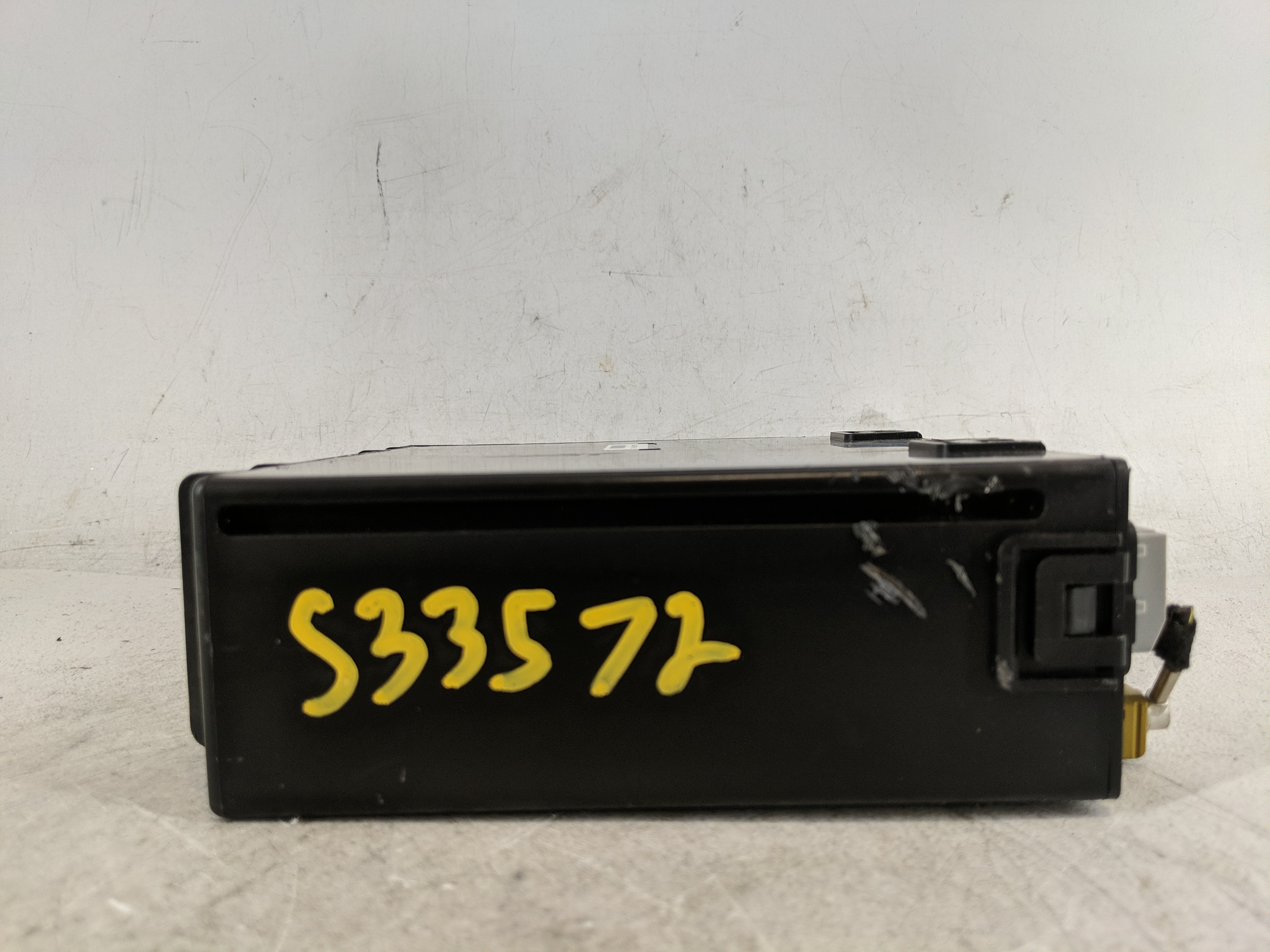 2015-2015 Chevrolet Silverado 1500 Am Fm Cd Player Radio Receiver 1207553 - Oemusedautoparts1.com
