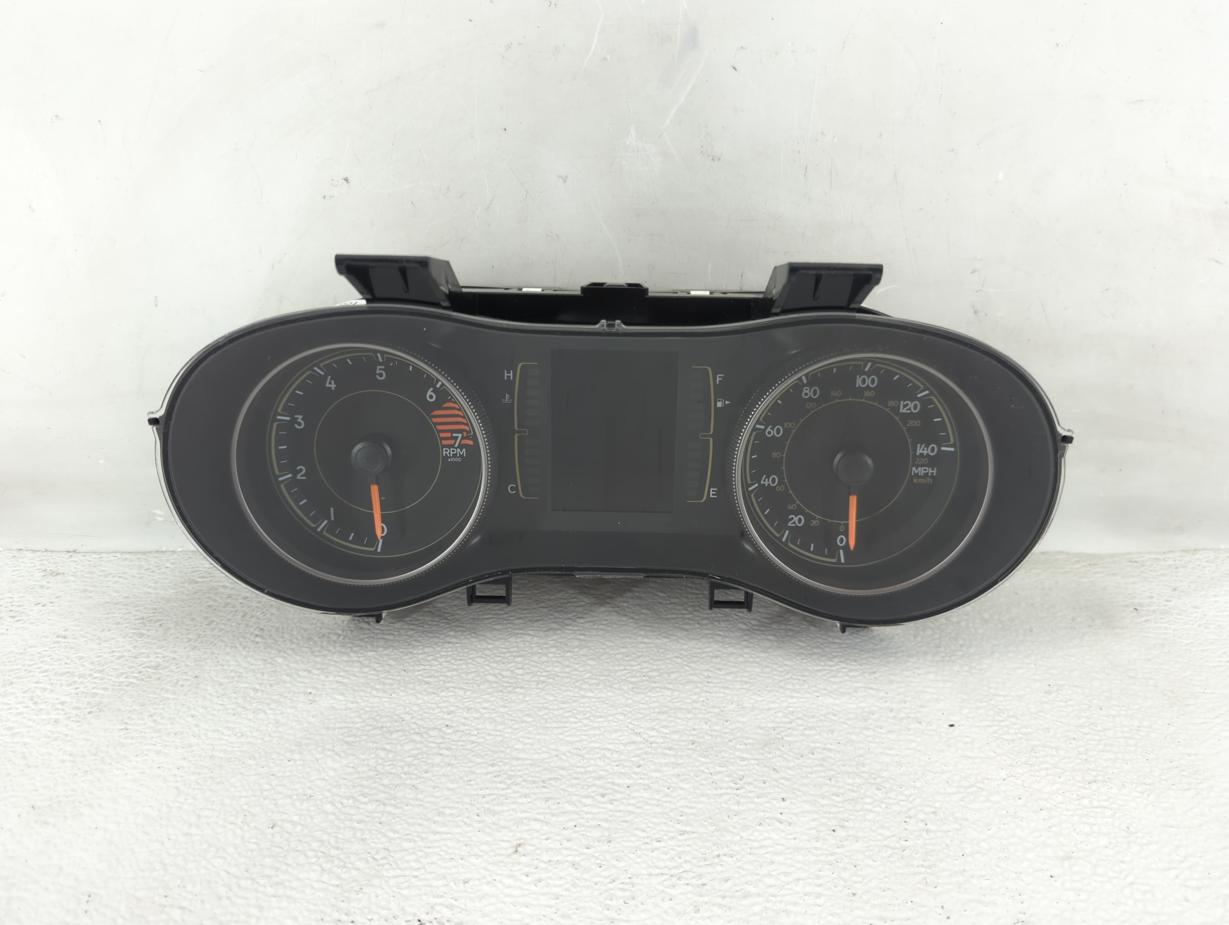 2020-2020 Jeep Cherokee Speedometer Instrument Cluster Gauges 1207678 - Oemusedautoparts1.com